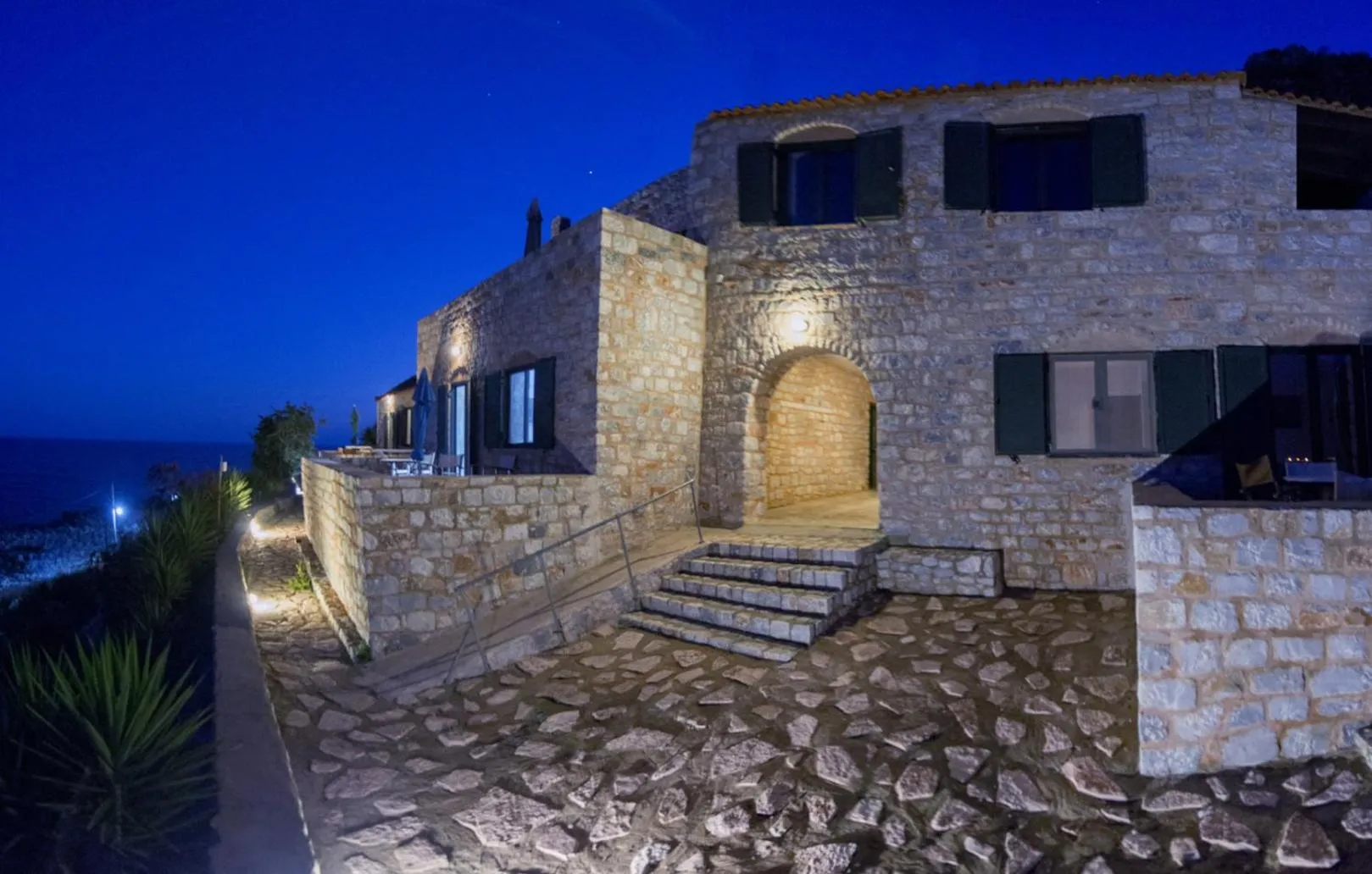 Facade/entrance in Selana Studios