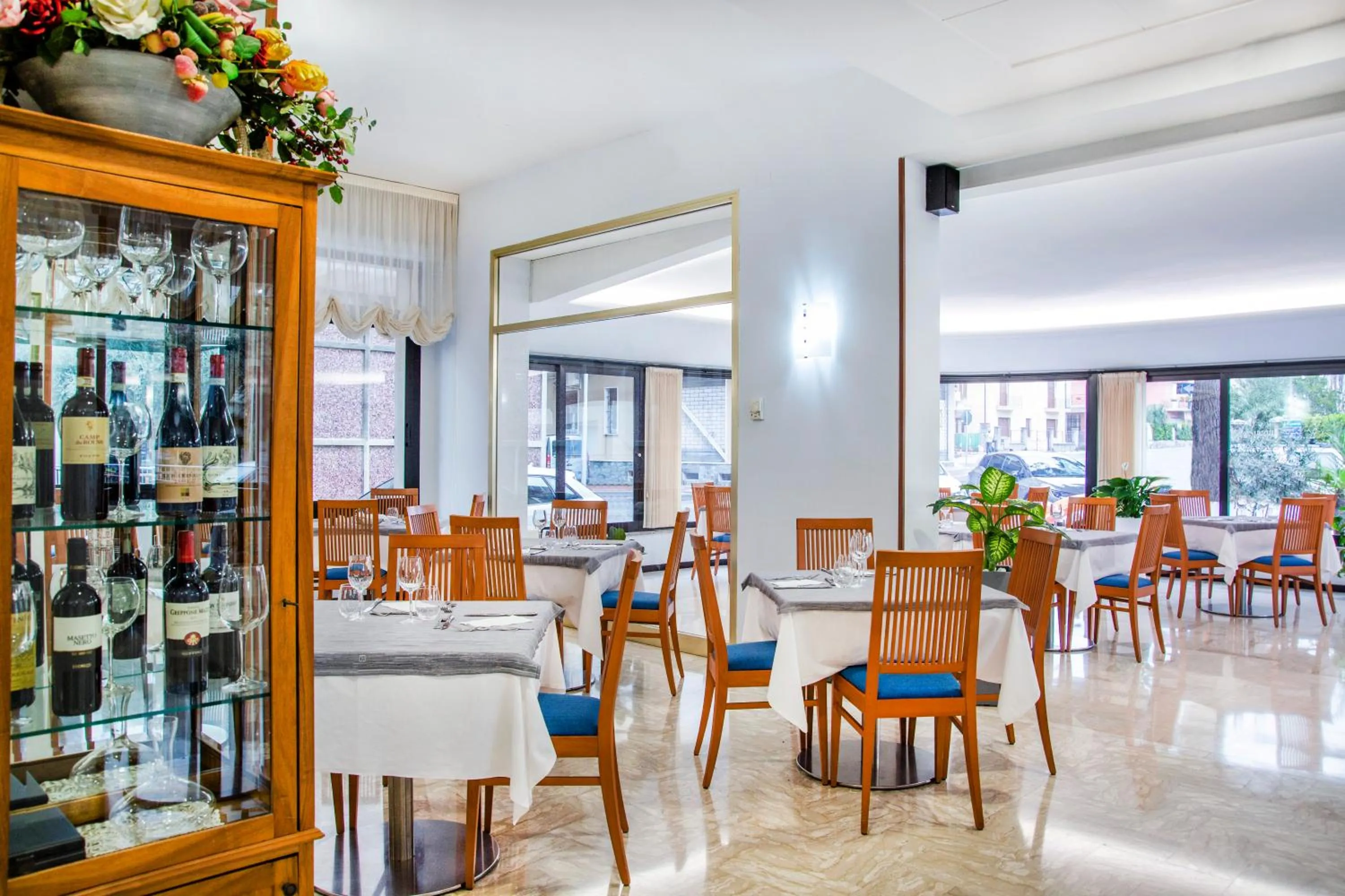 Restaurant/places to eat in Hotel Mediterranée