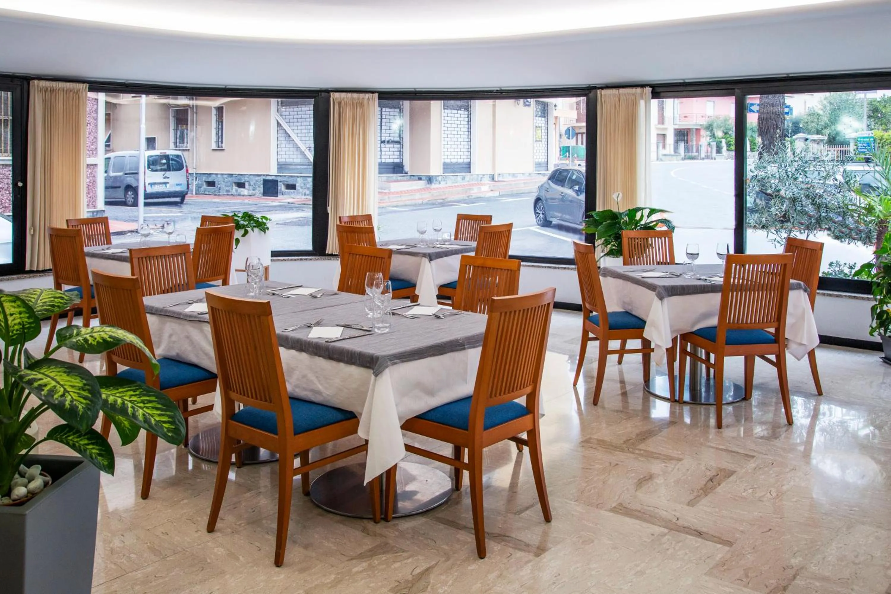 Restaurant/places to eat in Hotel Mediterranée