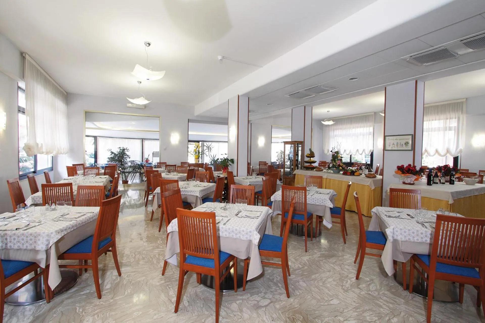 Restaurant/places to eat in Hotel Mediterranée