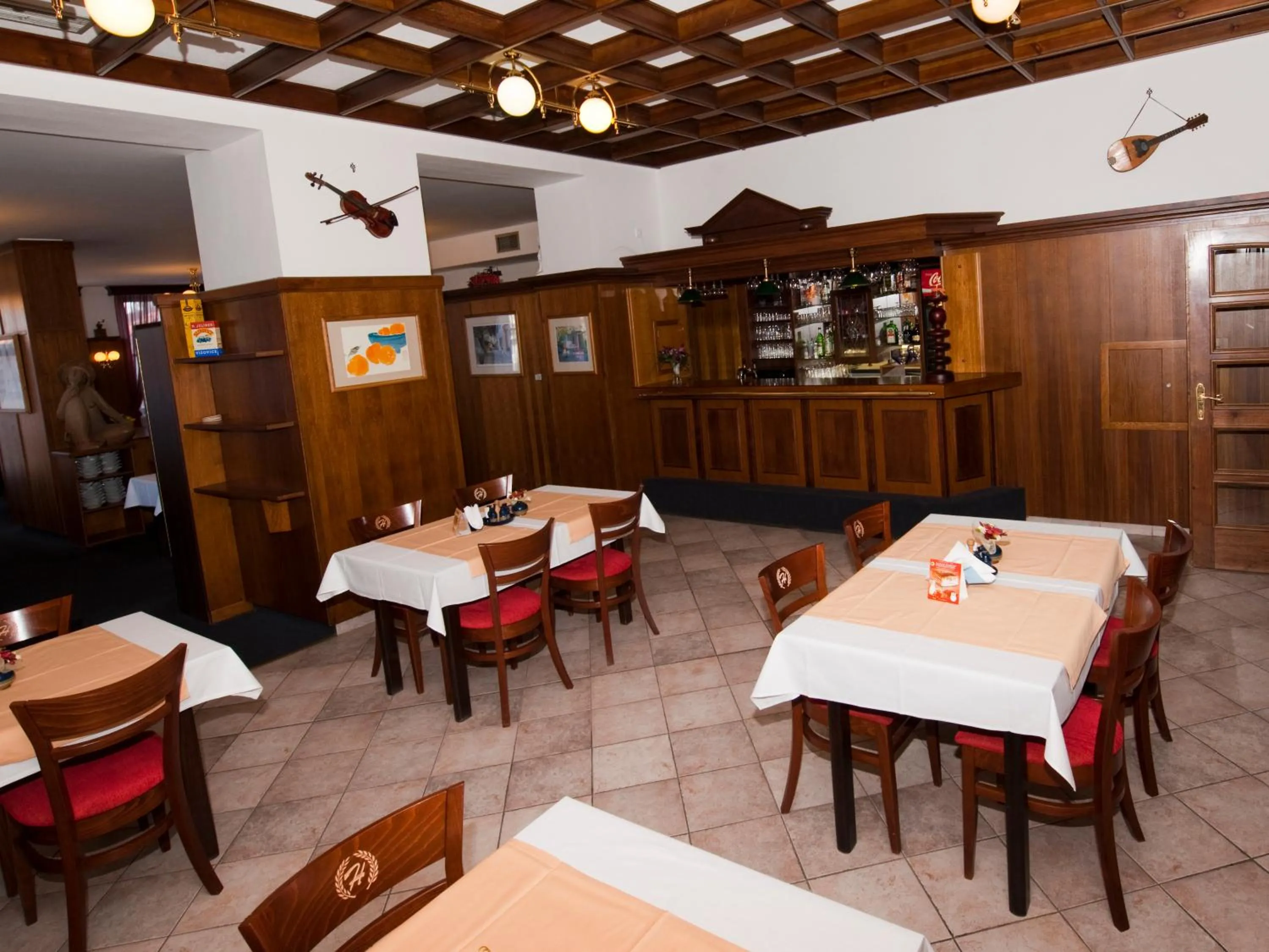 Restaurant/places to eat in Hotel Hajčman