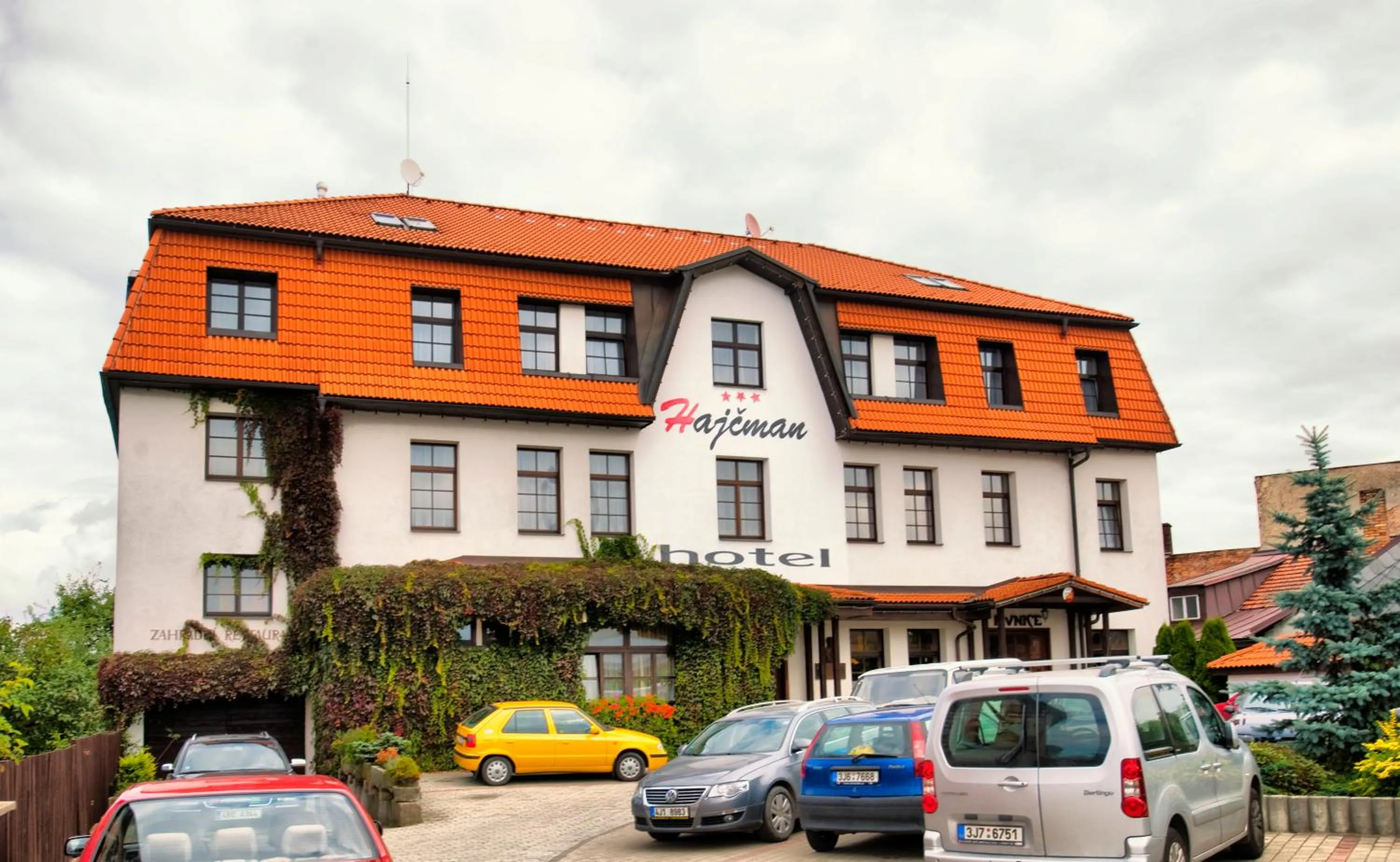 Facade/entrance in Hotel Hajčman
