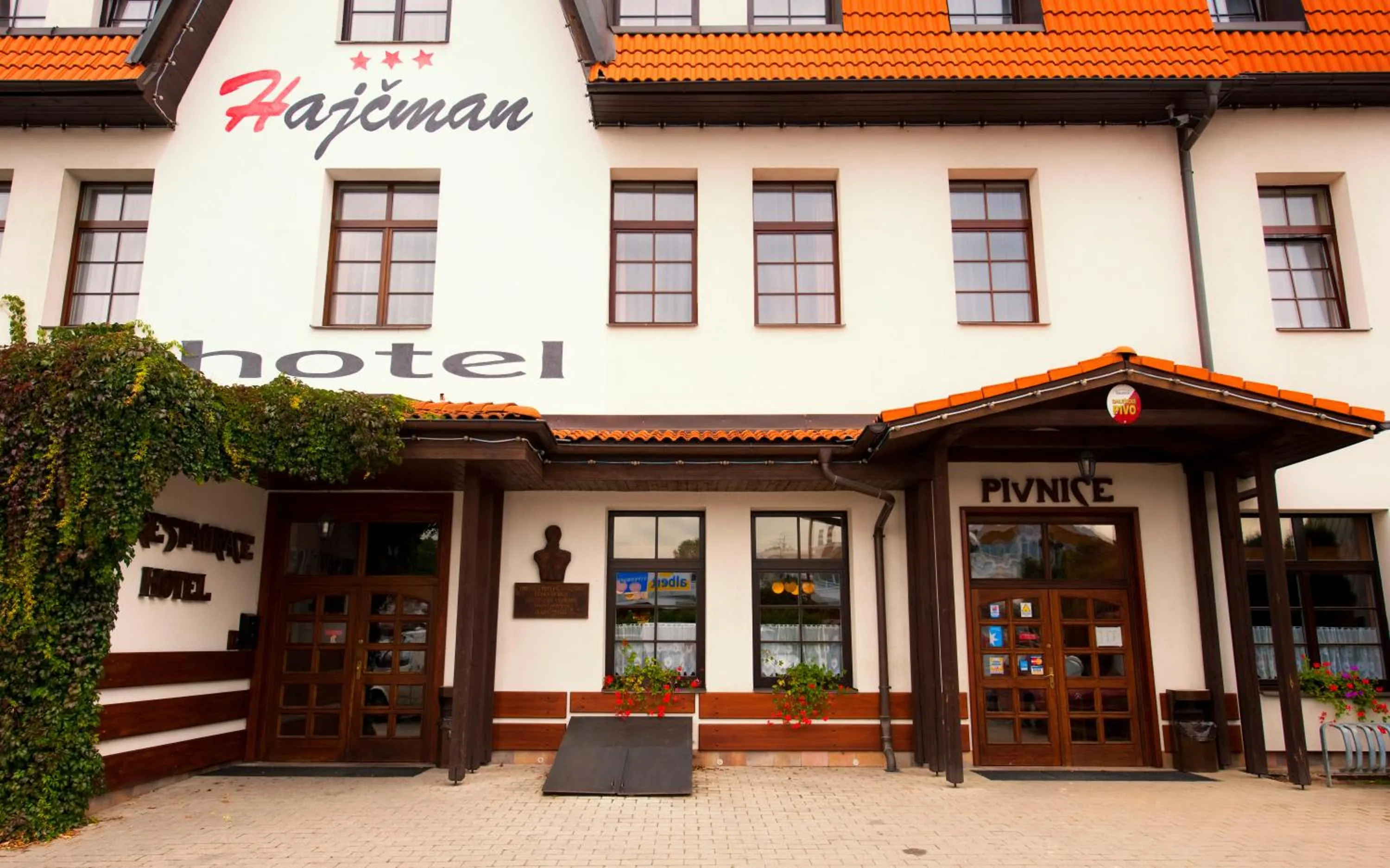 Facade/entrance in Hotel Hajčman