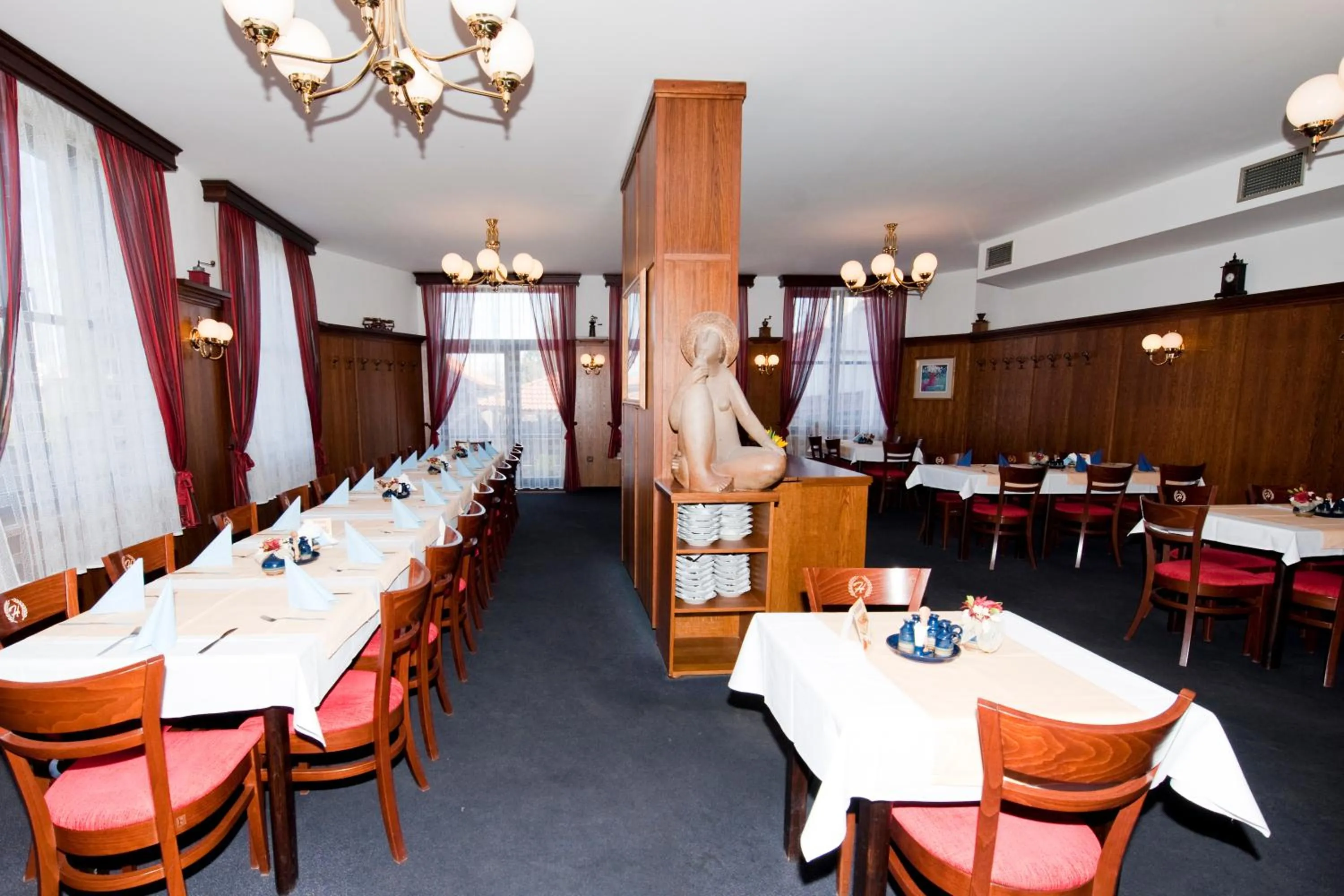 Restaurant/places to eat in Hotel Hajčman