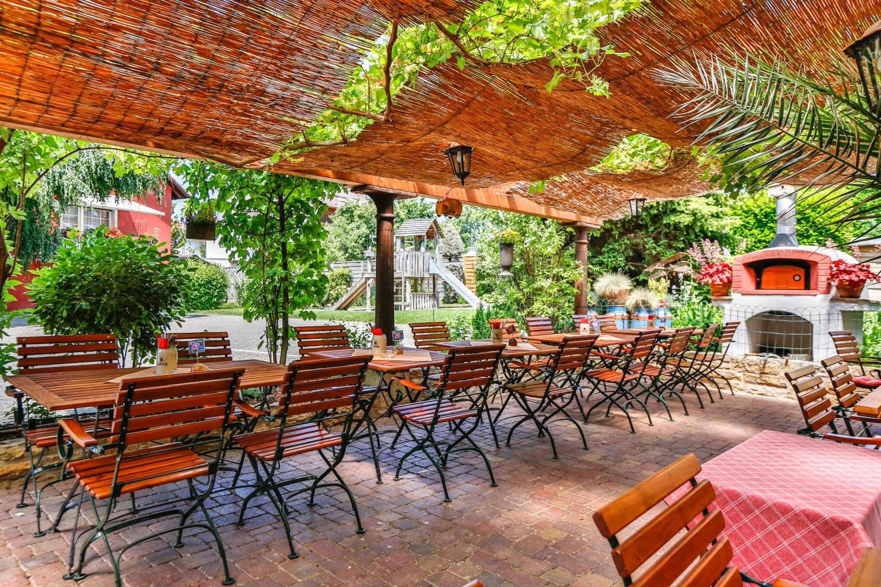 Restaurant/places to eat in Hotel-Restaurant zum Ochsen