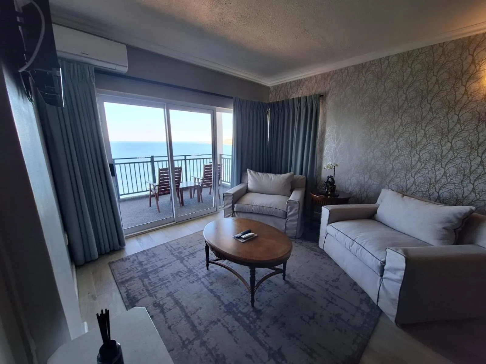 Lounge or bar in Diaz Hotel and Resort