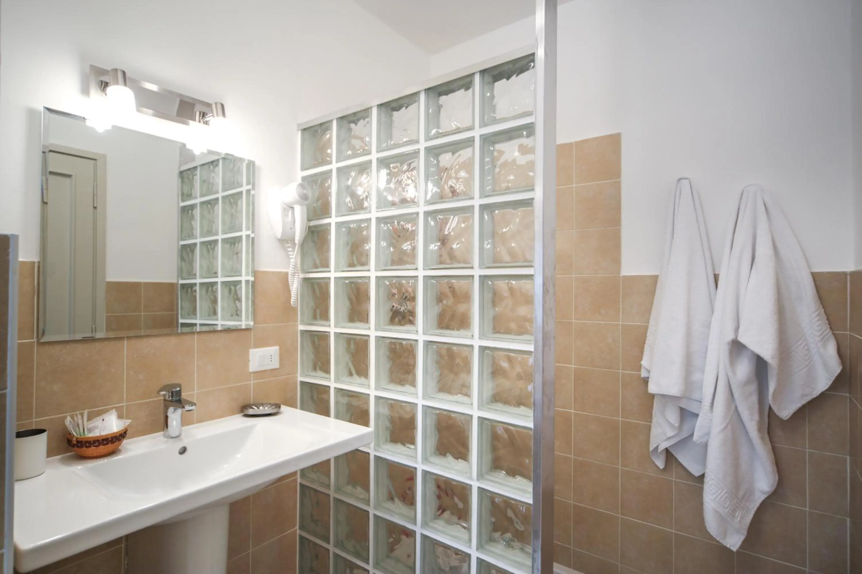 Bathroom in Hotel Roma