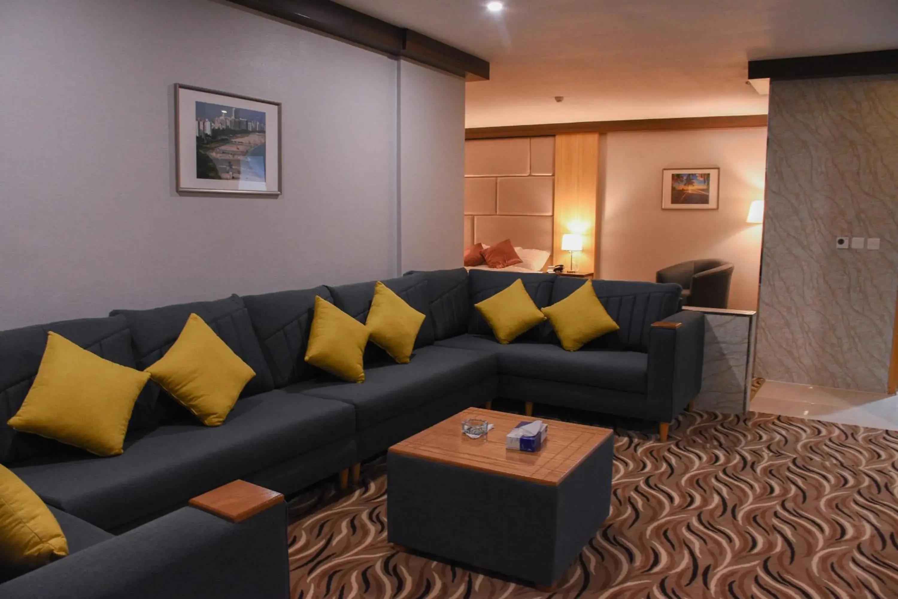 Lounge or bar in Florida Inn Hotel Lounge or bar in Florida Inn Hotel