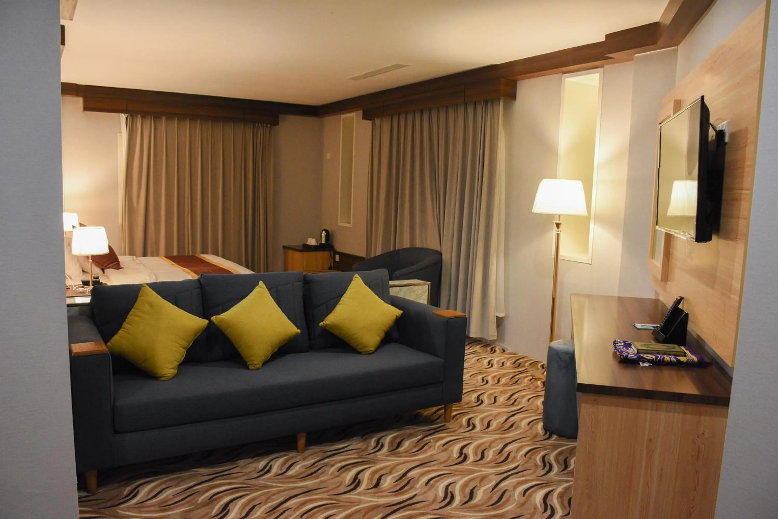 Photo of the whole room in Florida Inn Hotel