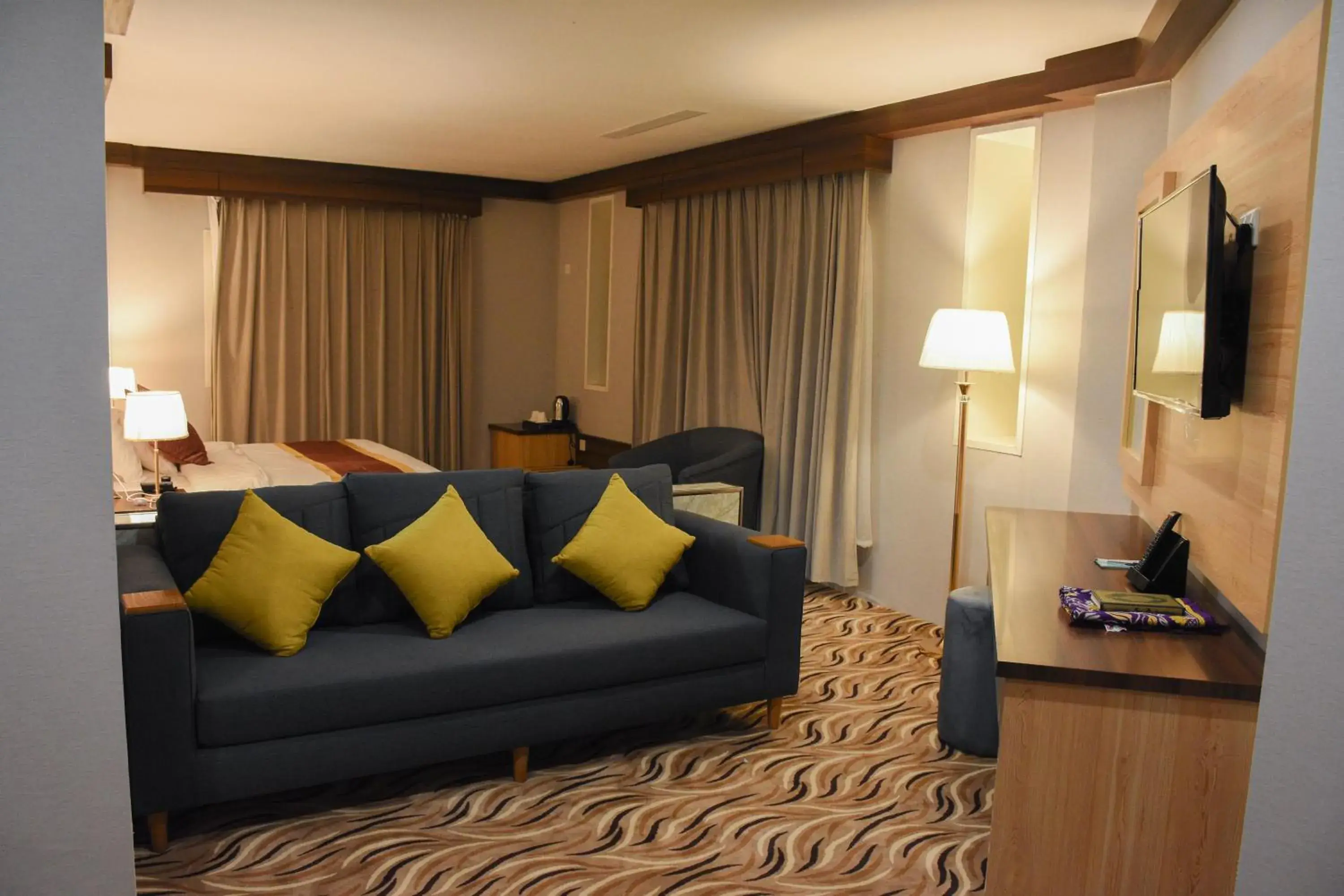 Photo of the whole room in Florida Inn Hotel Photo of the whole room in Florida Inn Hotel