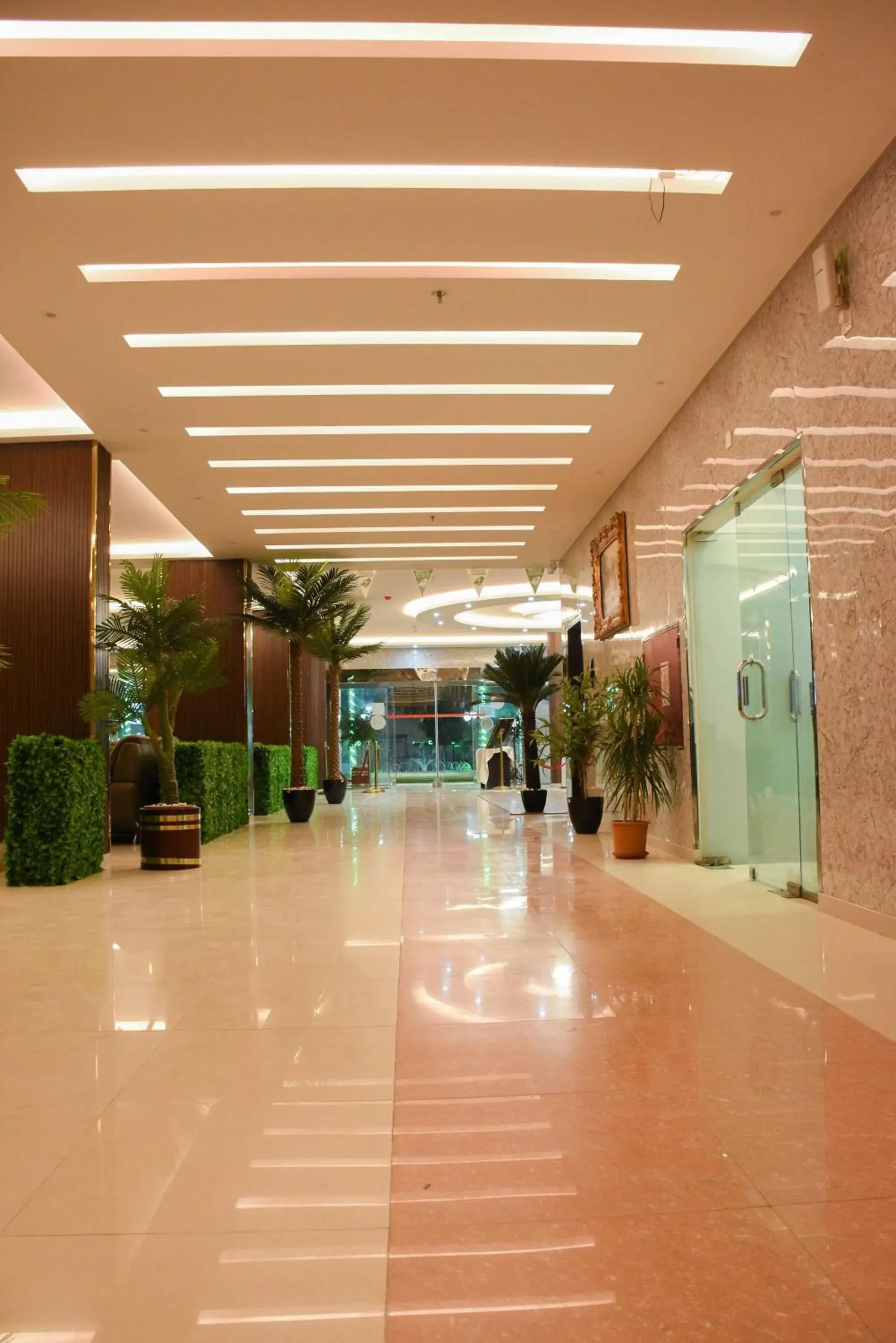 Facade/entrance in Florida Inn Hotel Facade/entrance in Florida Inn Hotel