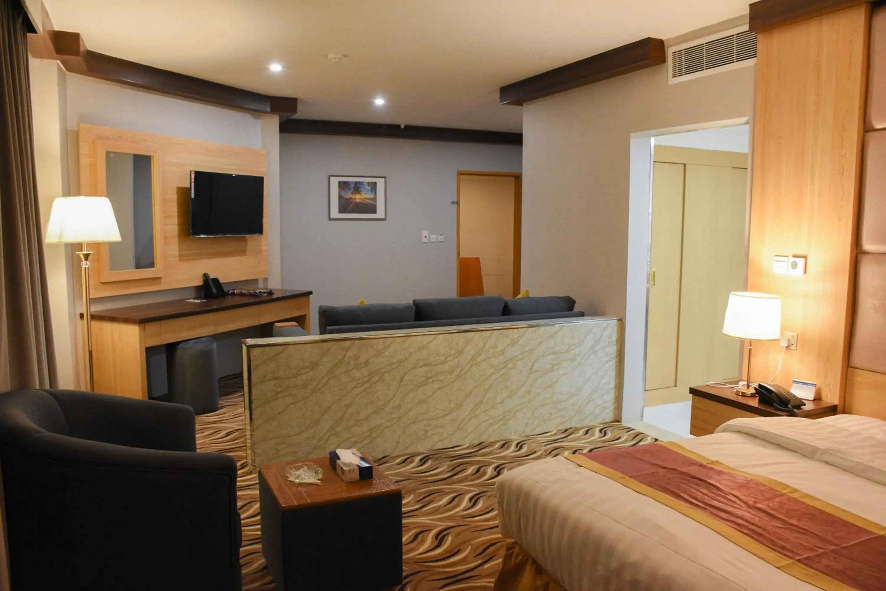 Photo of the whole room, Bed in Florida Inn Hotel Photo of the whole room, Bed in Florida Inn Hotel