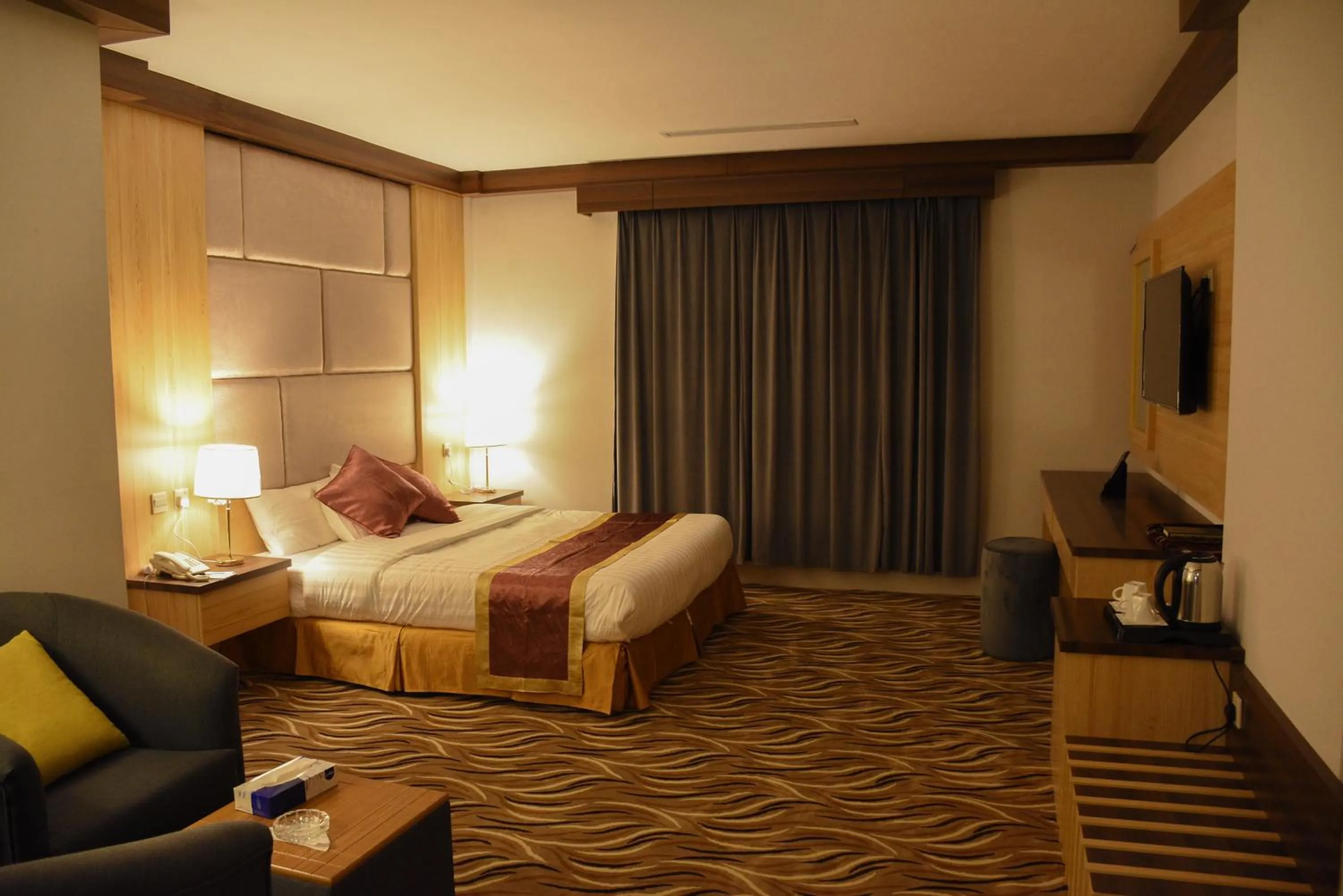 Bed in Florida Inn Hotel