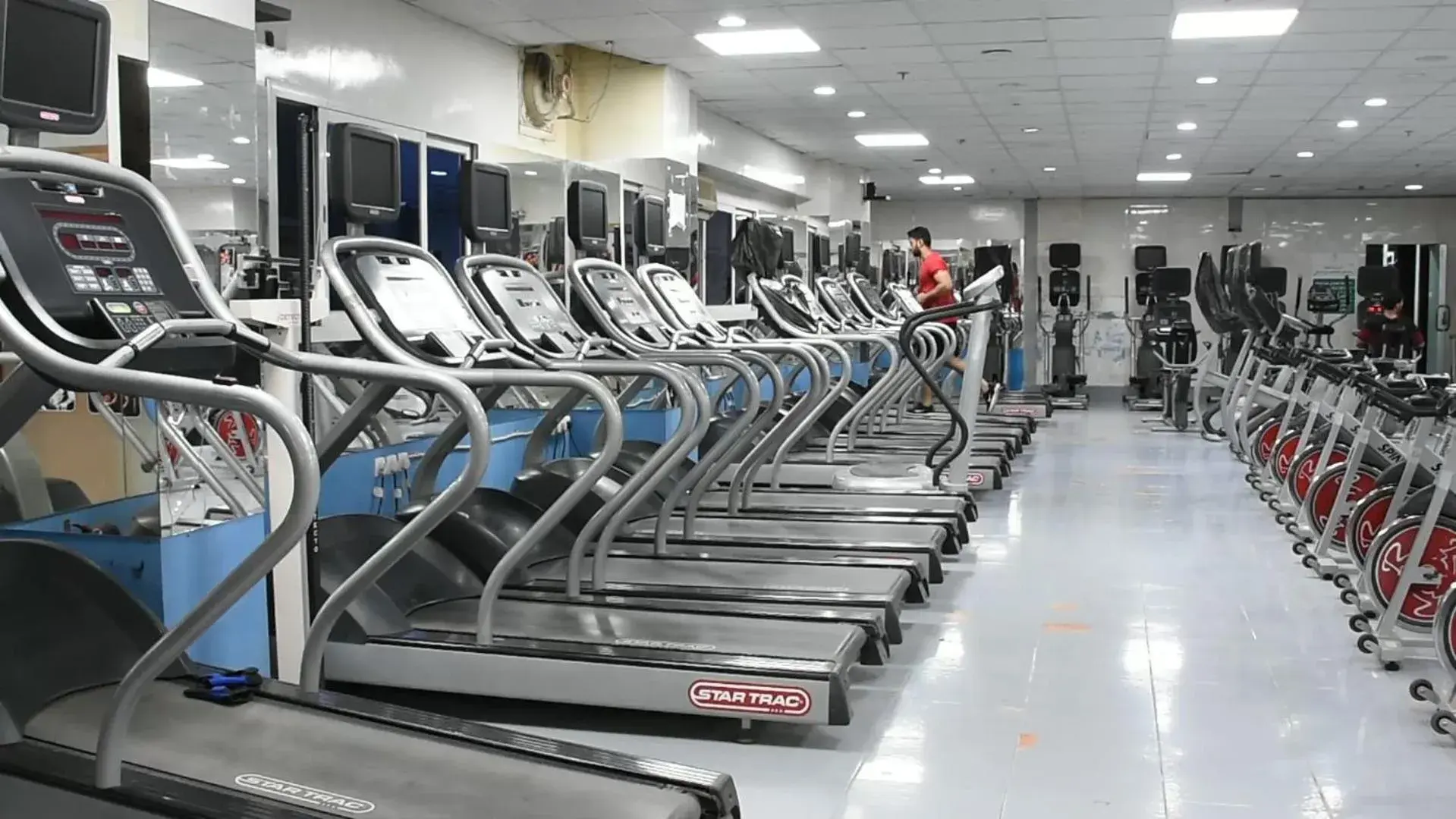 Fitness centre/facilities in Florida Inn Hotel Fitness centre/facilities in Florida Inn Hotel