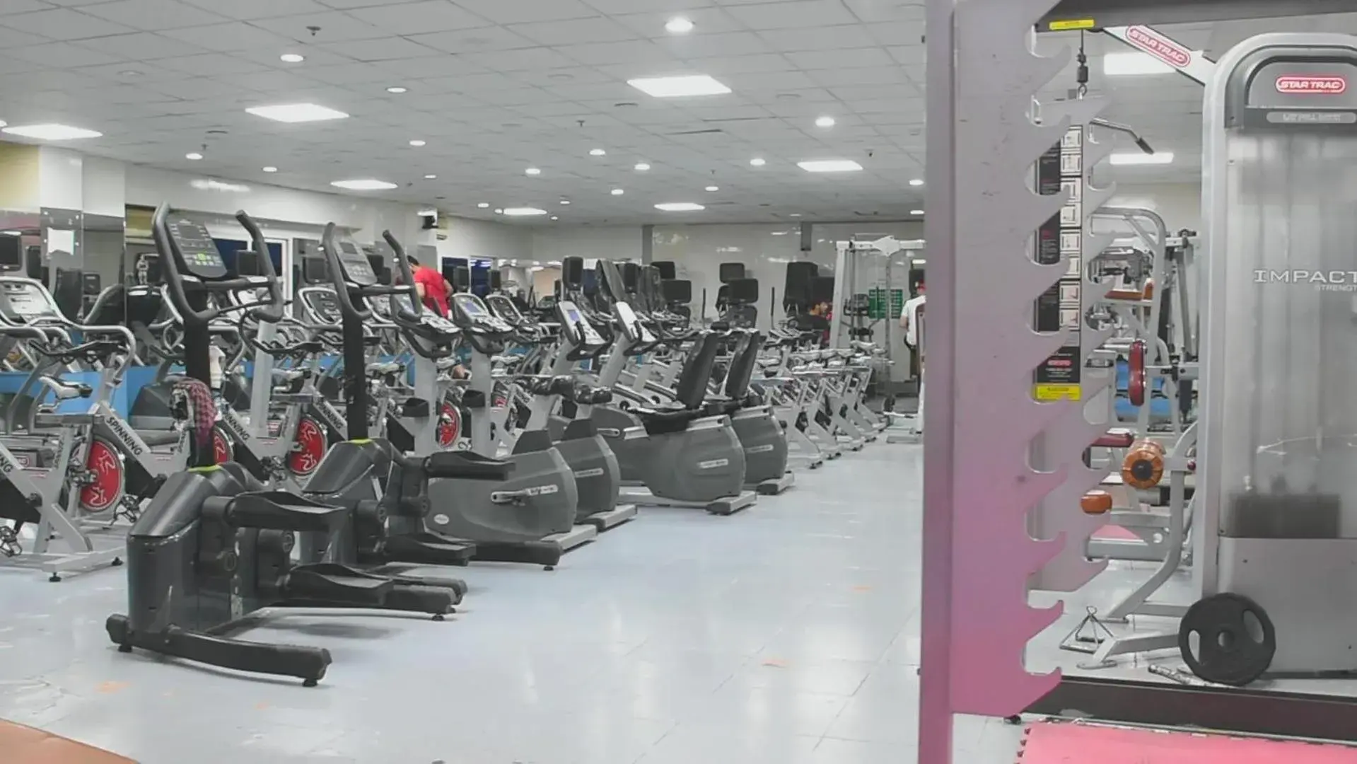 Fitness centre/facilities in Florida Inn Hotel Fitness centre/facilities in Florida Inn Hotel