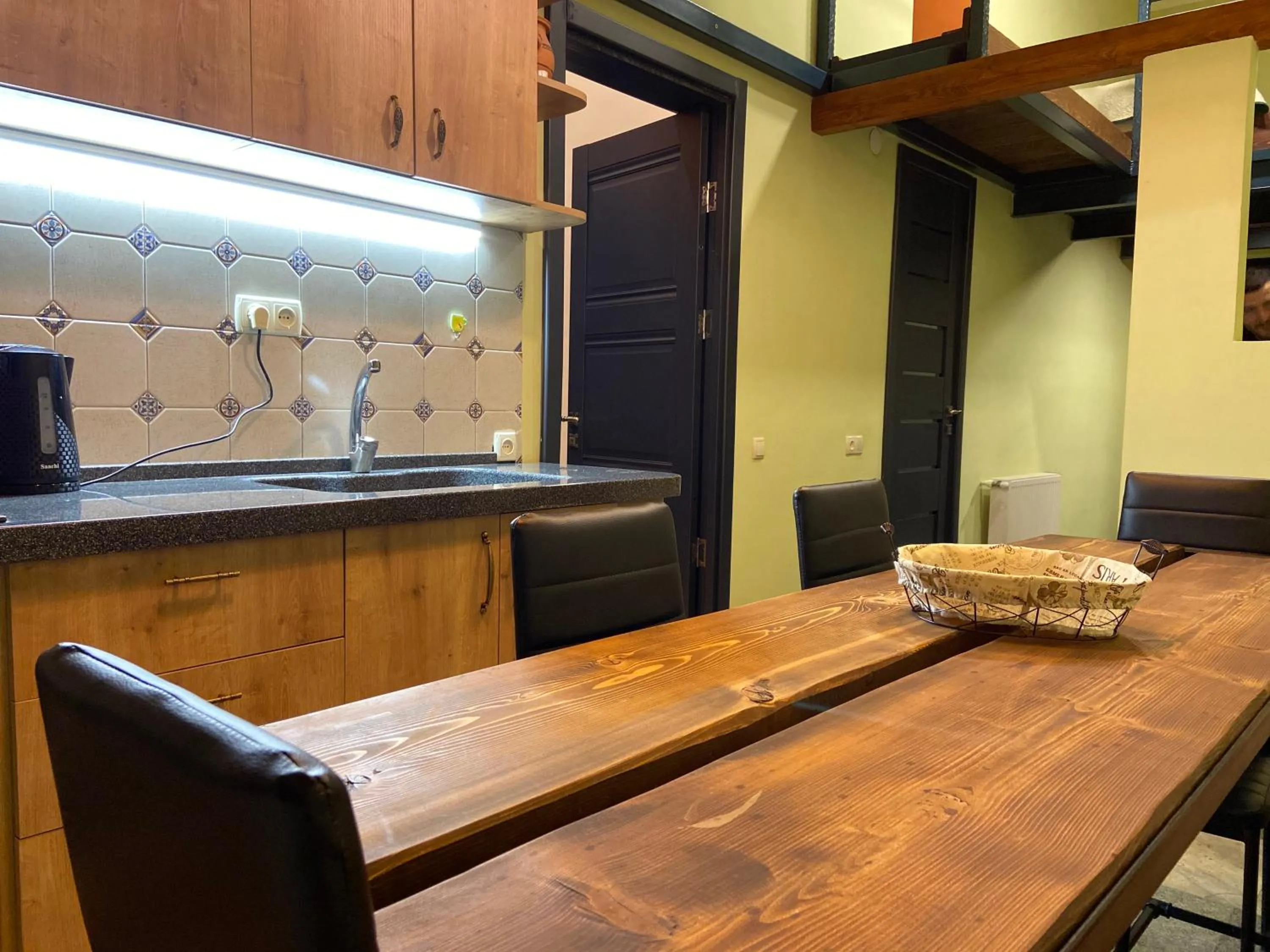 Kitchen or kitchenette in Mia B&B Old Tbilisi