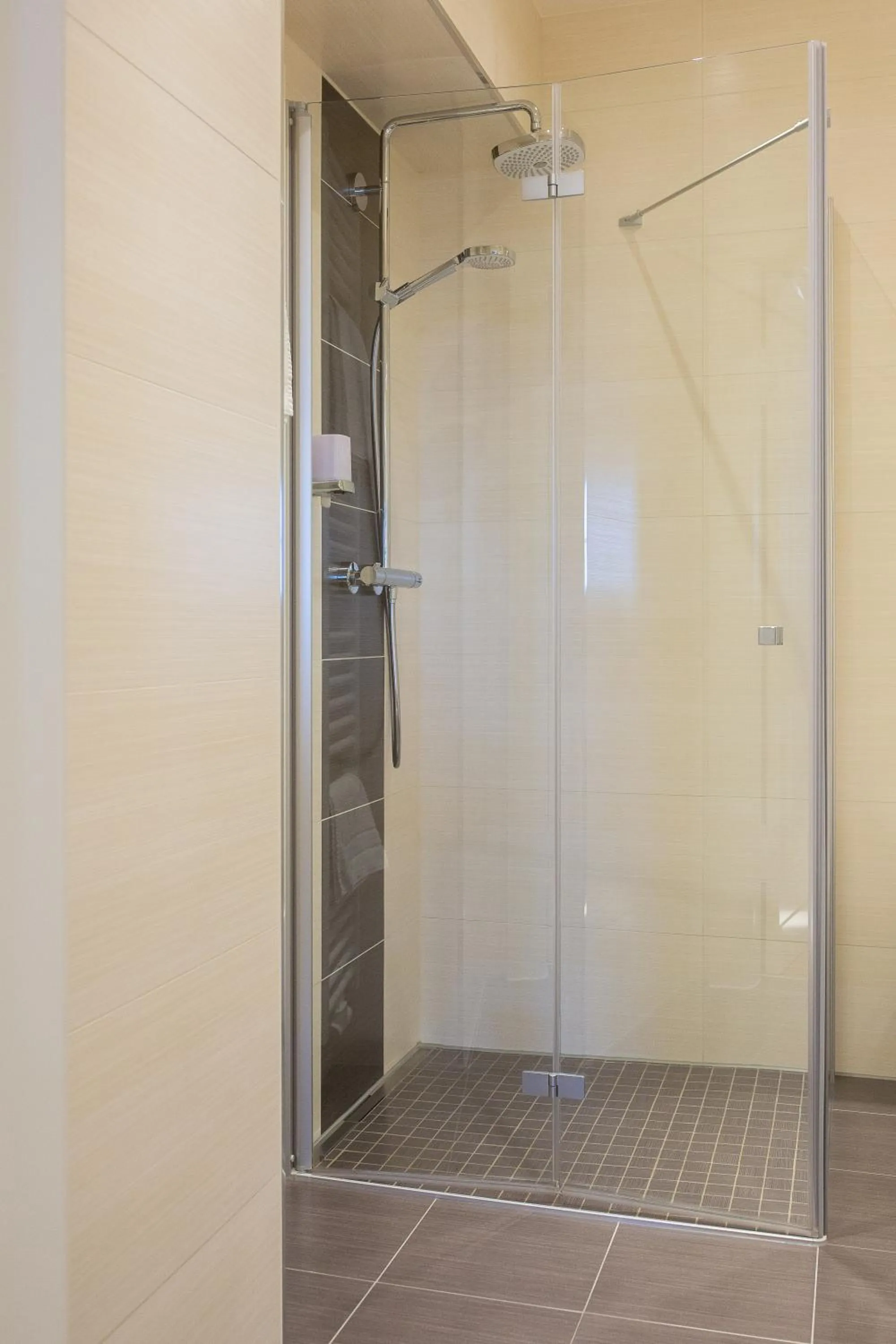Shower in Hotel Villa Altenburg