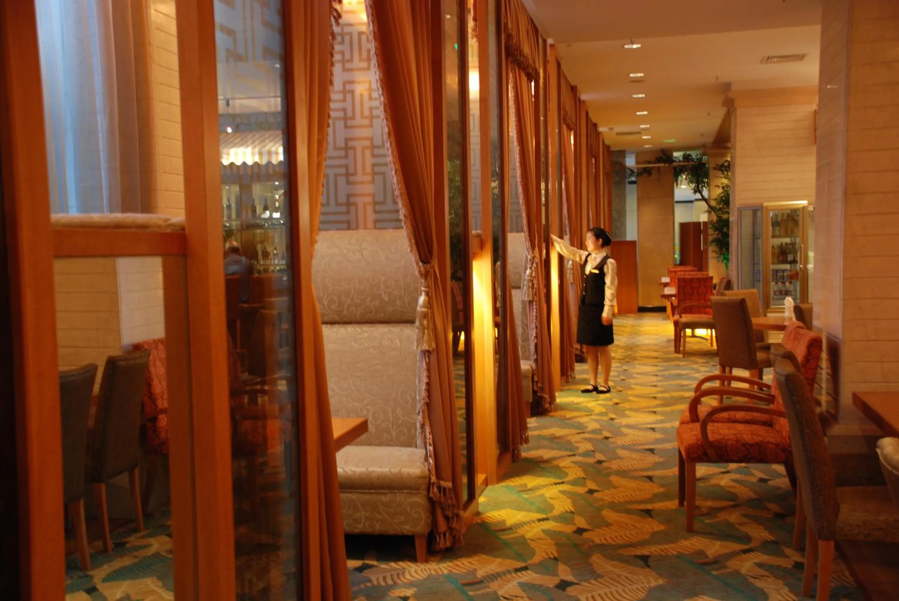 Staff in Jinyuan Jinling Plaza Xuzhou