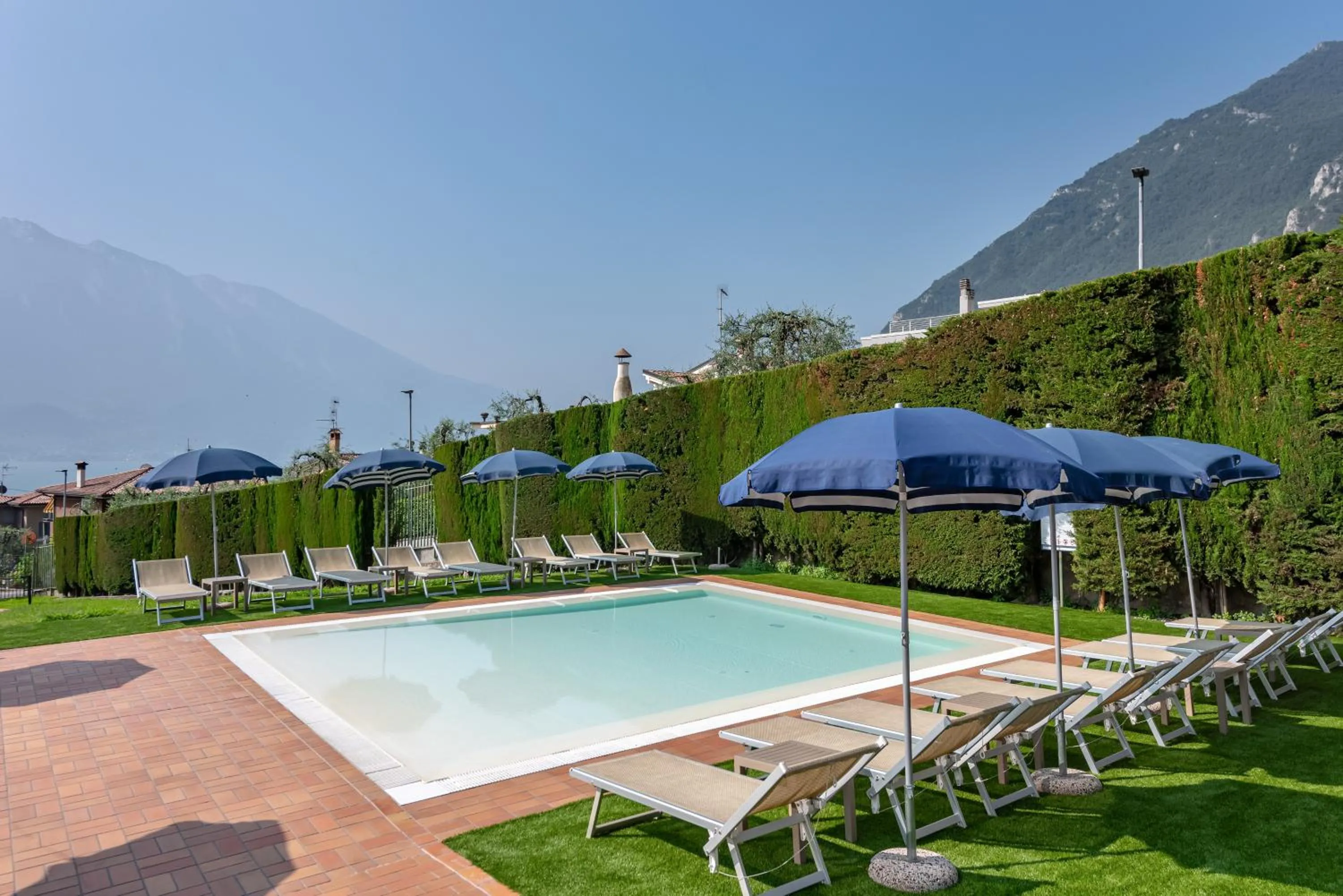 Swimming pool in Hotel Royal Village