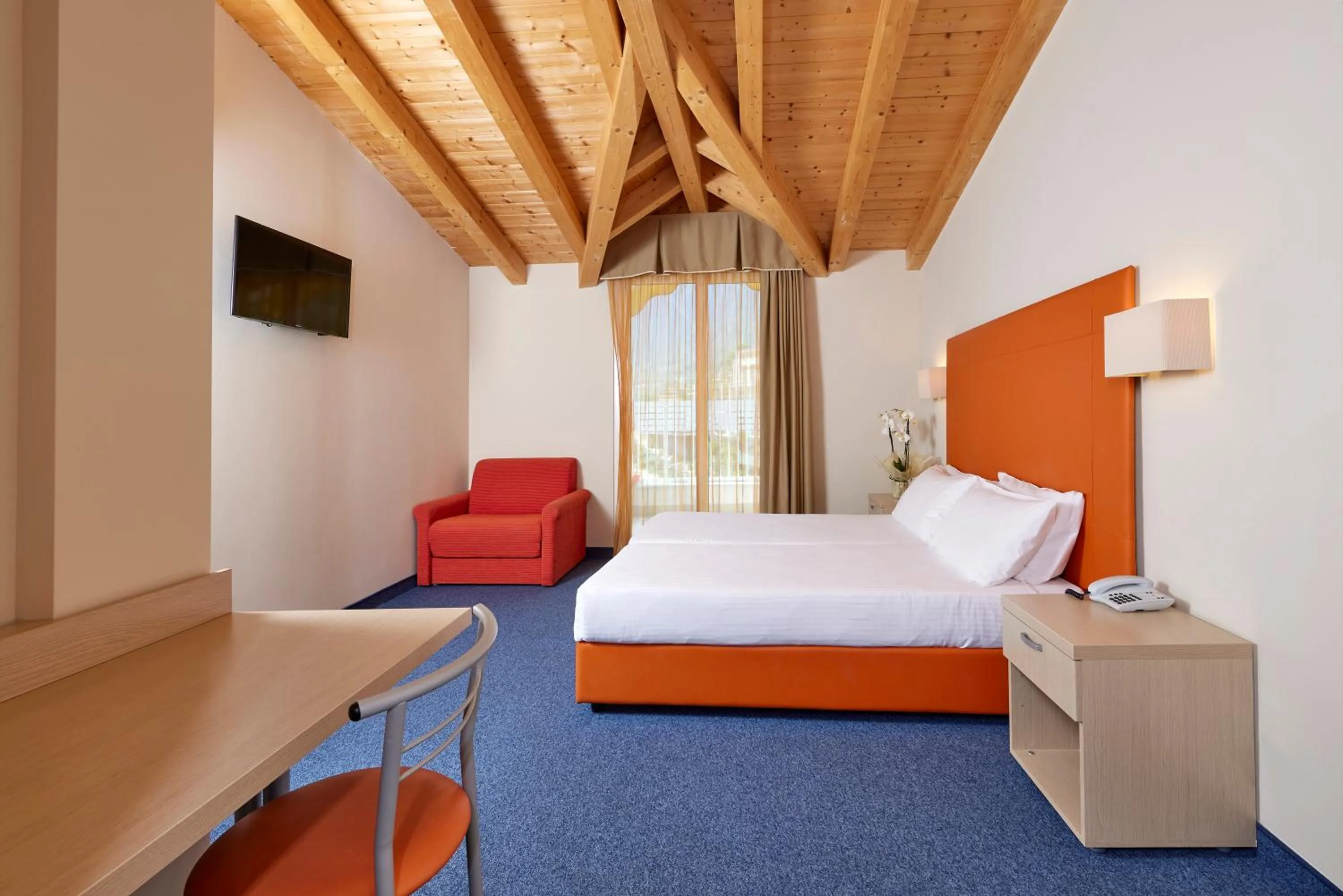 Bedroom, Bed in Hotel Royal Village