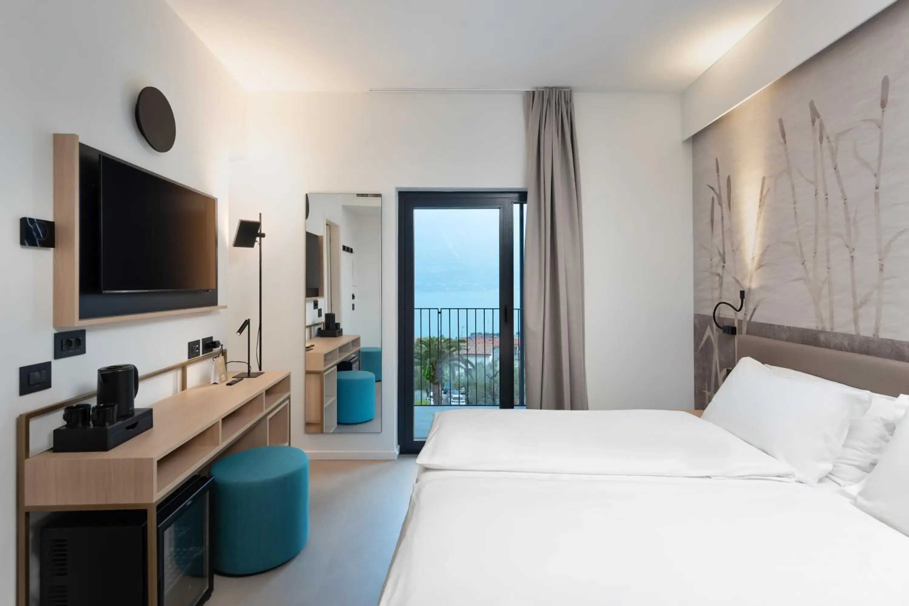 Deluxe Double or Twin Room with Lake View - single occupancy in Hotel Royal Village Deluxe Double or Twin Room with Lake View - single occupancy in Hotel Royal Village