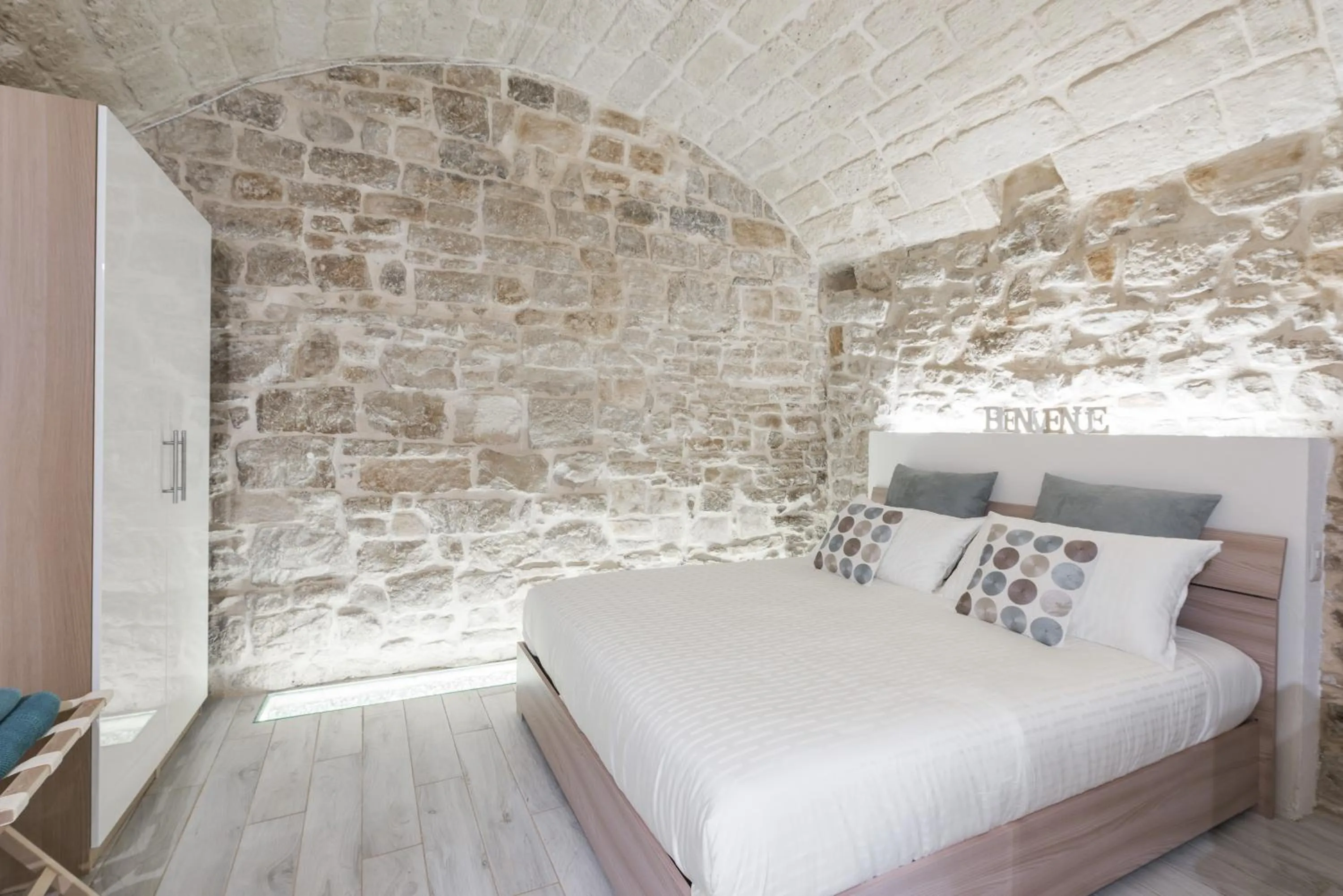 Bedroom, Bed in San Nicola Old Town Apartment Casatuabari