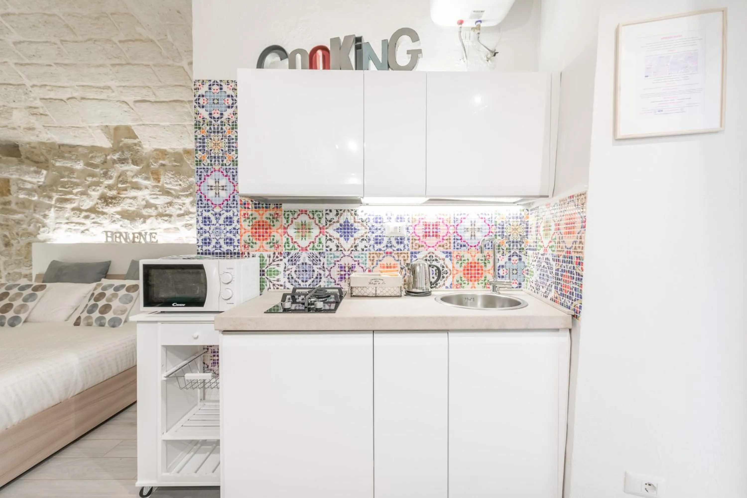 Kitchen or kitchenette, Bed in San Nicola Old Town Apartment Casatuabari