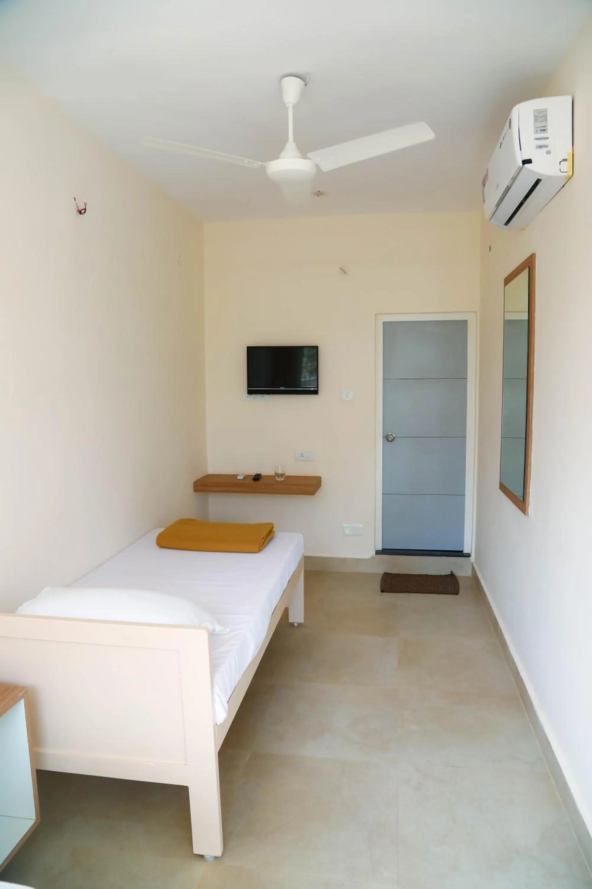 Oceanside Mahabalipuram - With Beach access