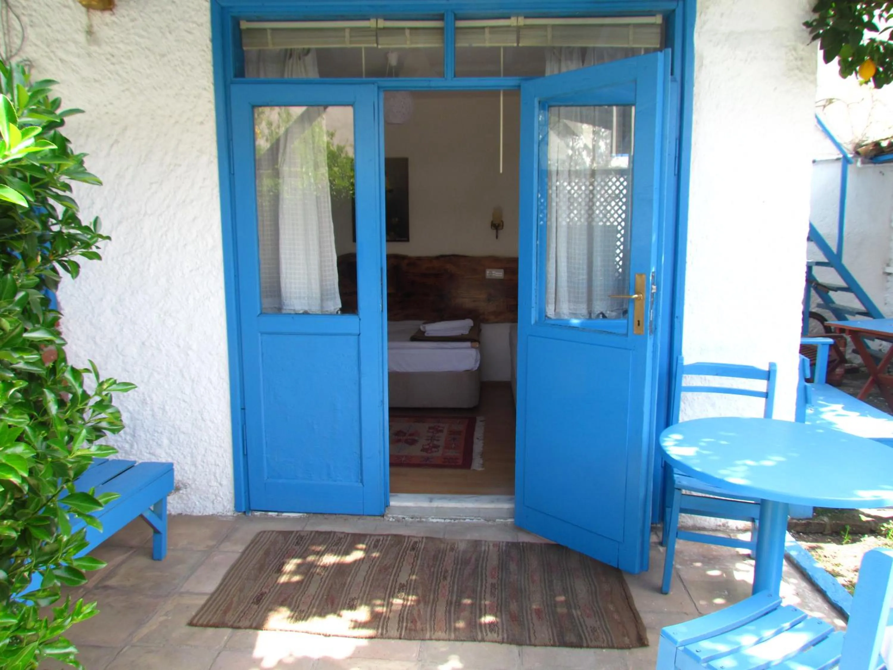 Bedroom in Amazon Antique