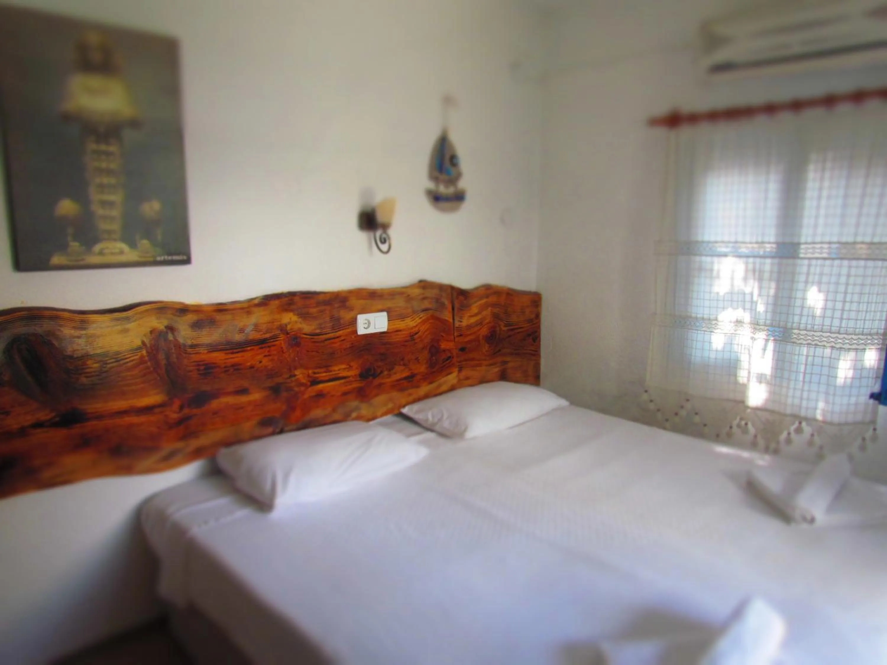 Day, Bed in Amazon Antique