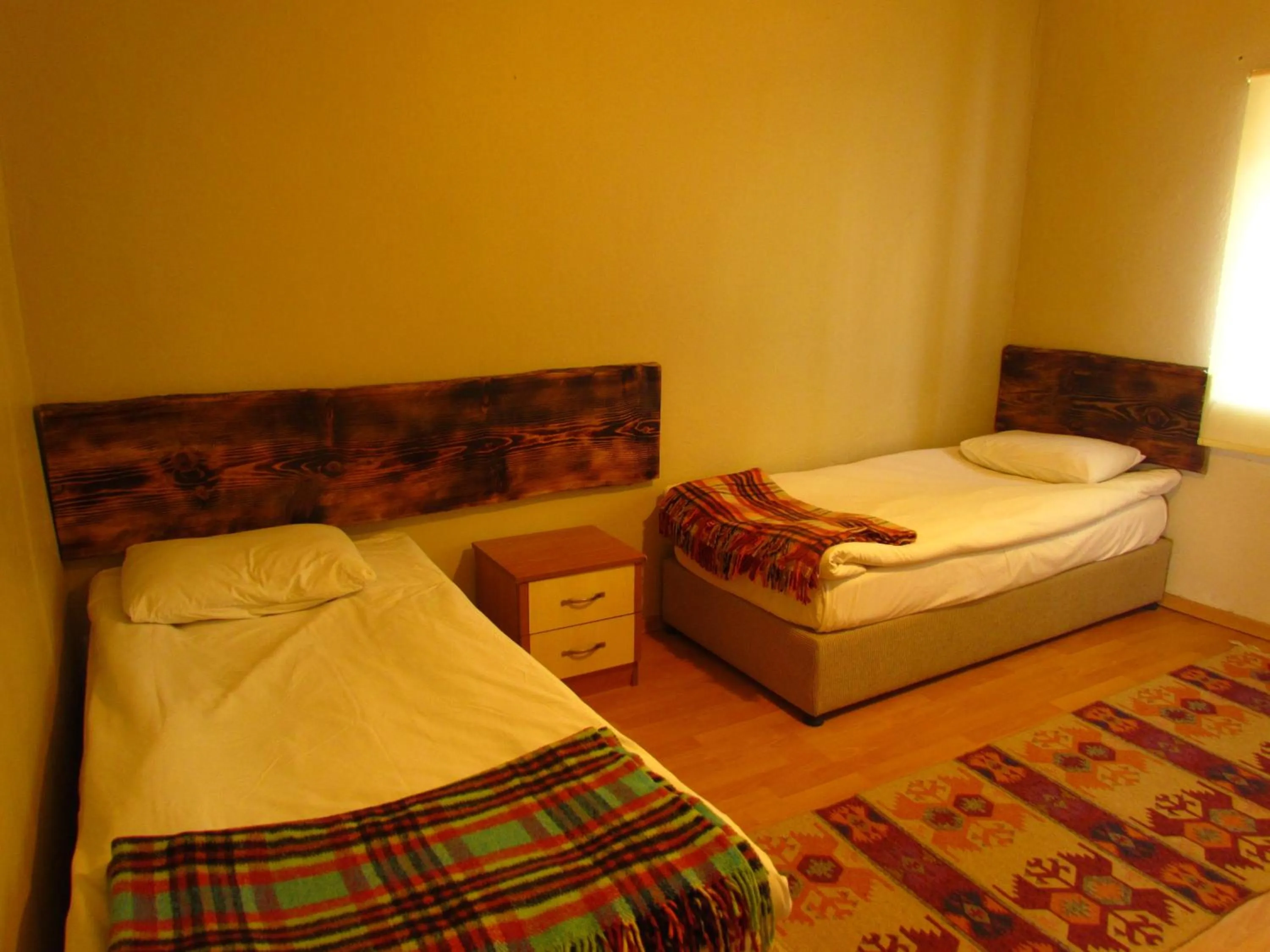 Bedroom, Bed in Amazon Antique