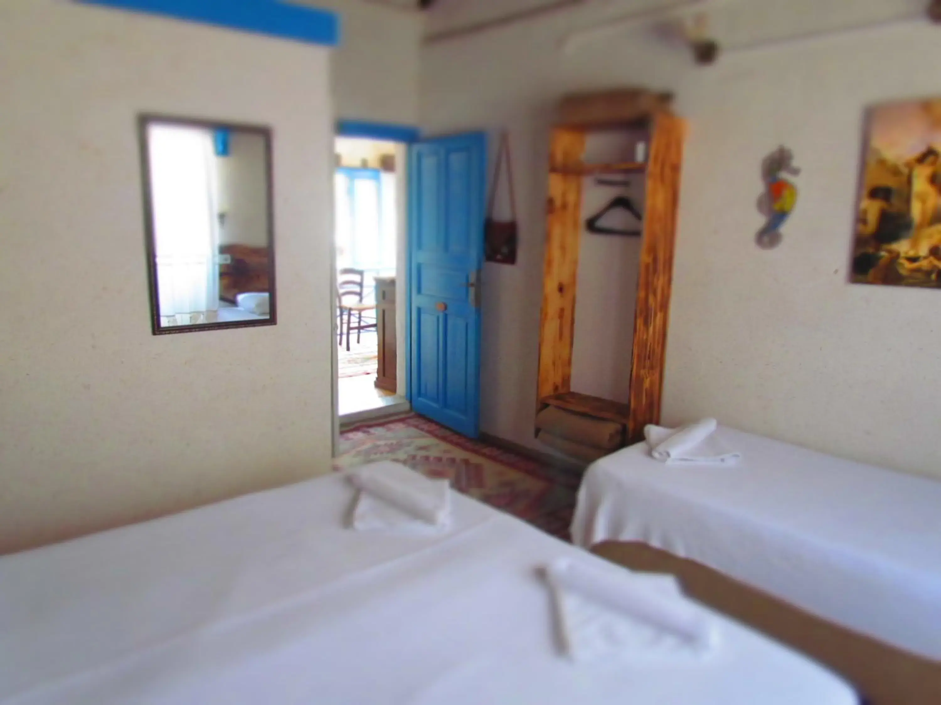 Triple Room in Amazon Antique Triple Room in Amazon Antique