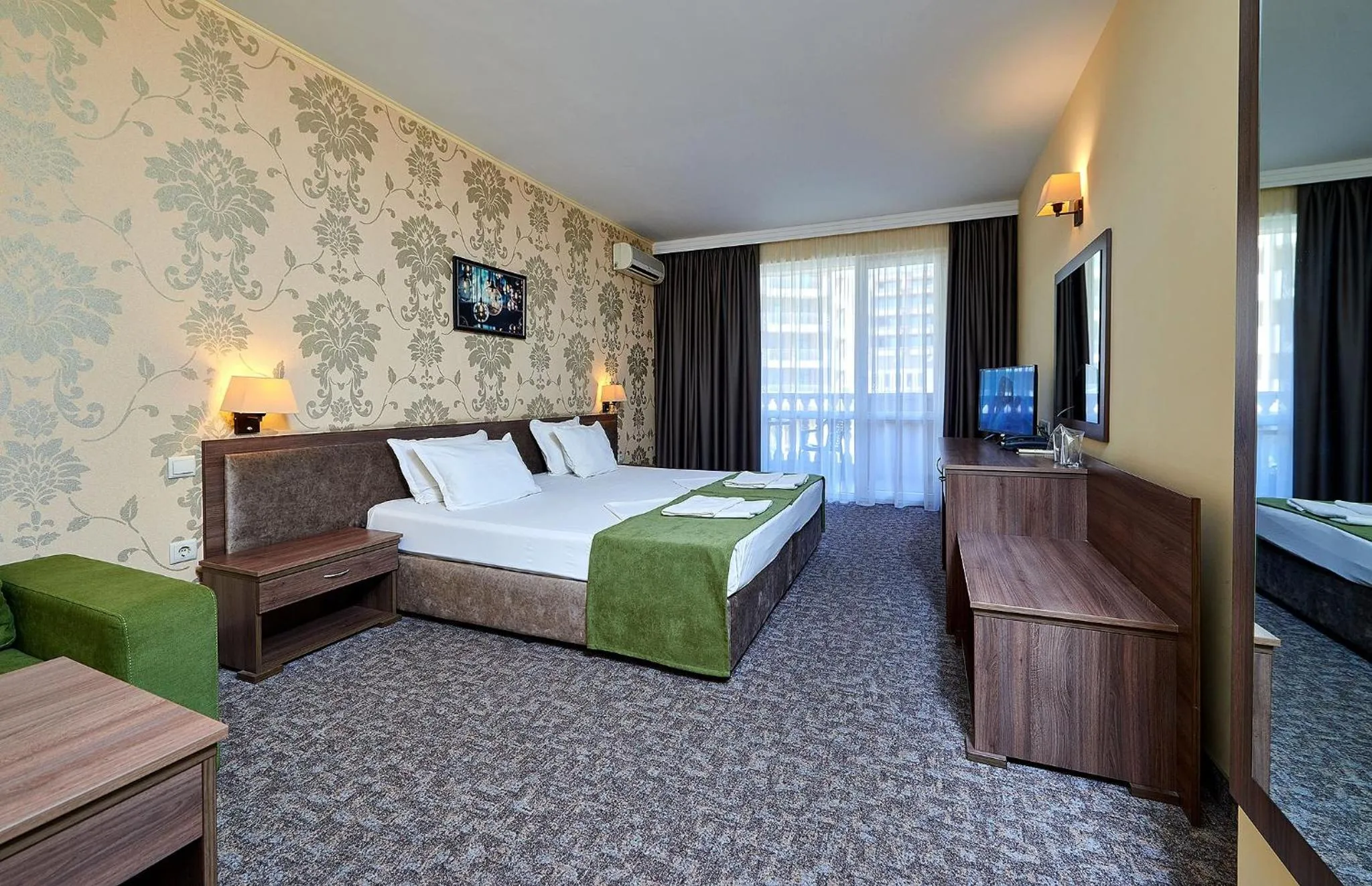 Bedroom, Bed in Sunny Beach Hotel Forum - All Inclusive
