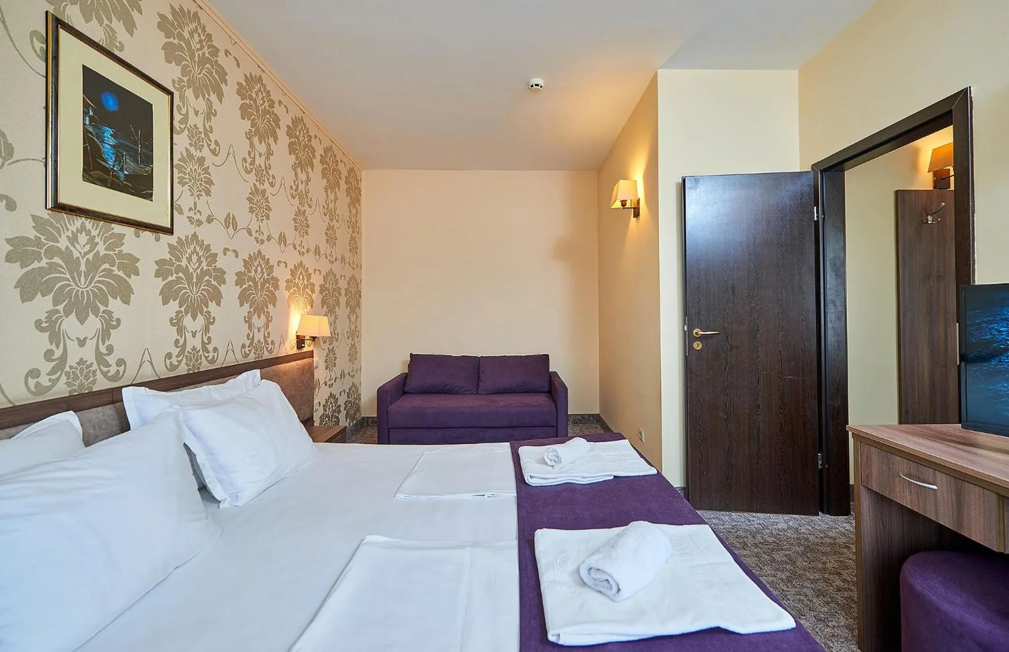 Bed in Sunny Beach Hotel Forum - All Inclusive