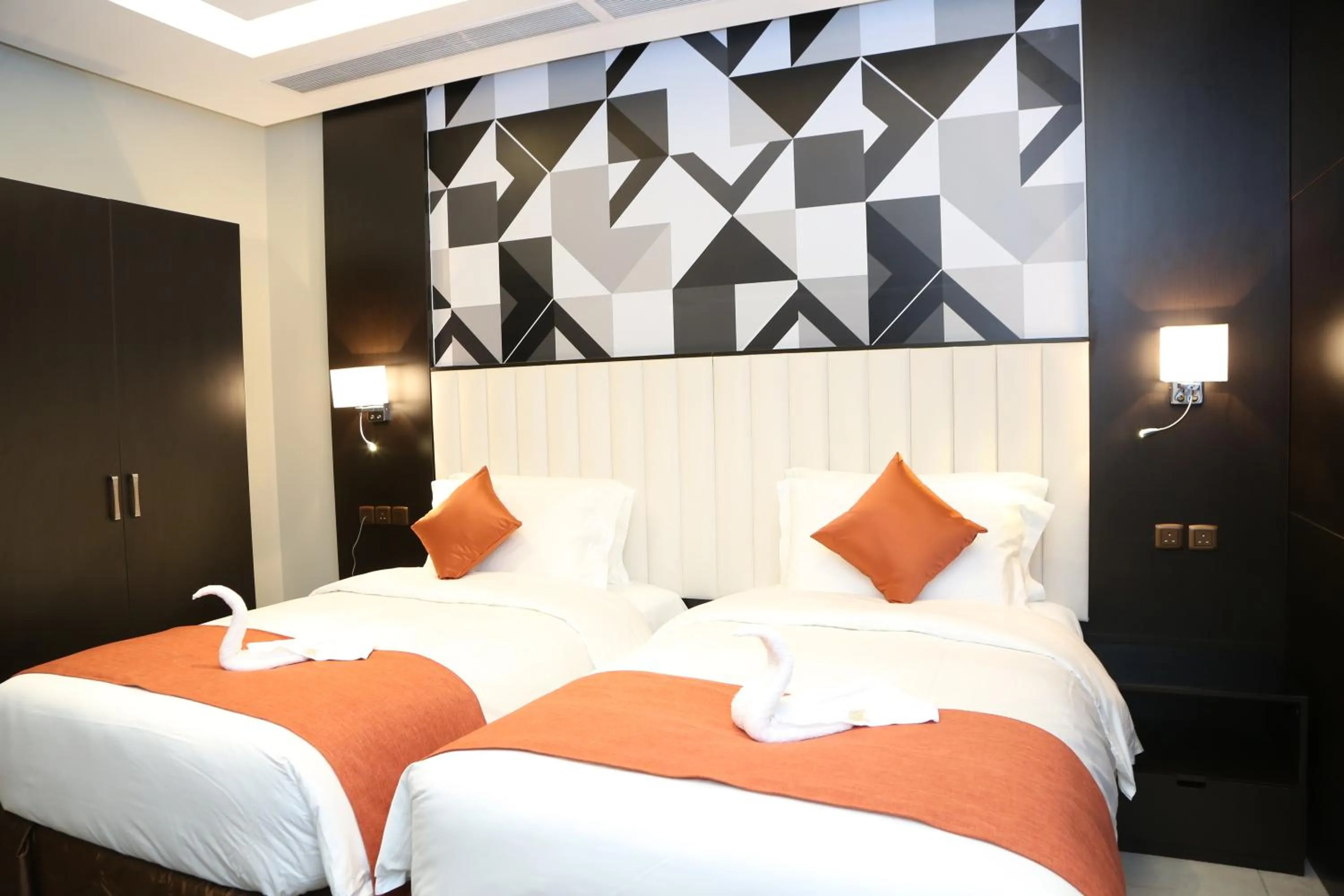 Bedroom, Bed in Bayat Suites