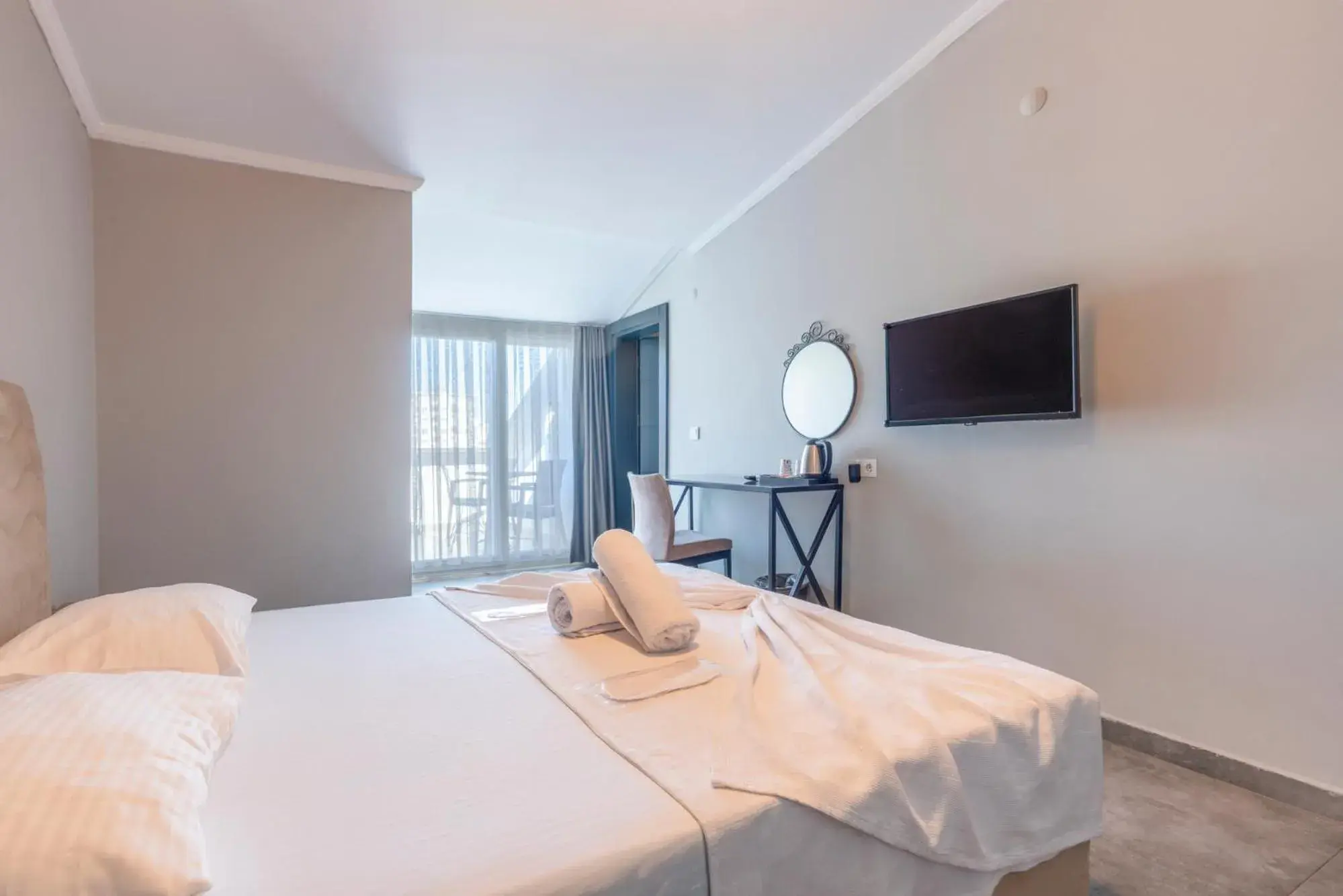 Bed in Lara Beach Homes Bed in Lara Beach Homes