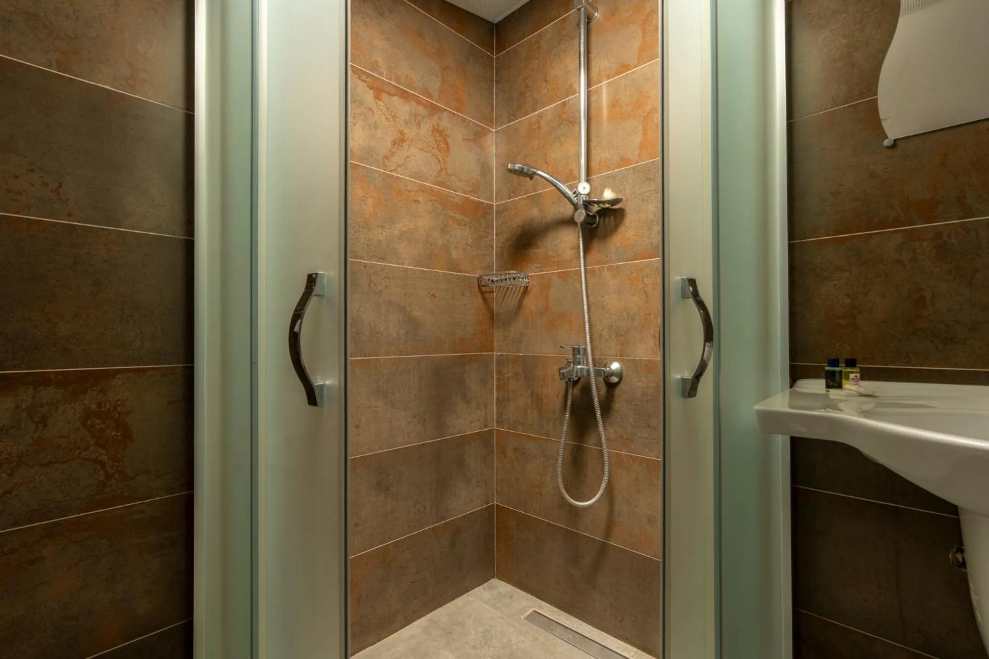 Shower in Lara Beach Homes