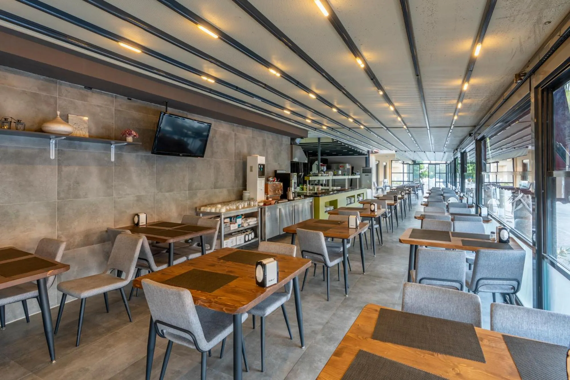 Restaurant/places to eat in Lara Beach Homes