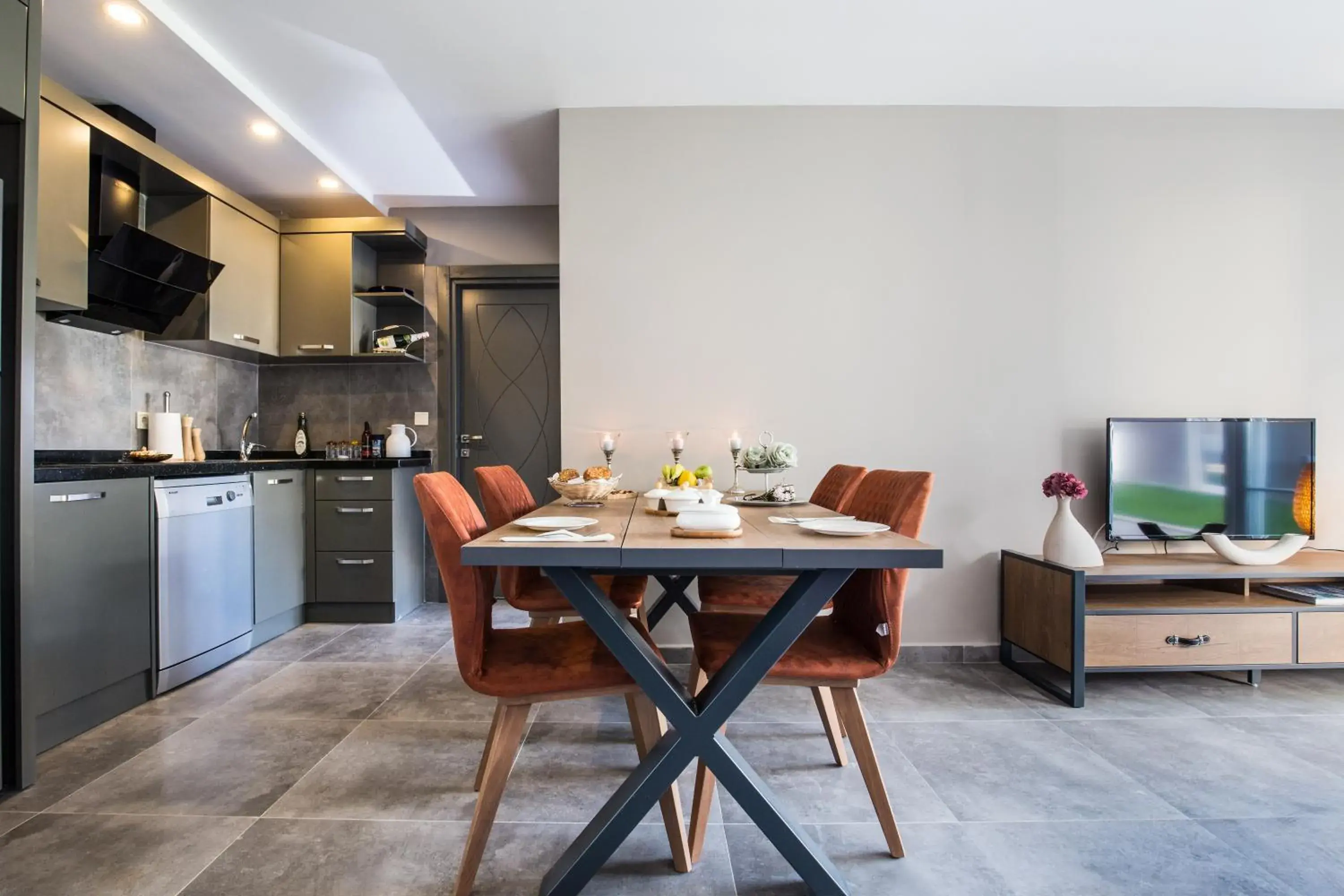 Property building in Lara Beach Homes Property building in Lara Beach Homes