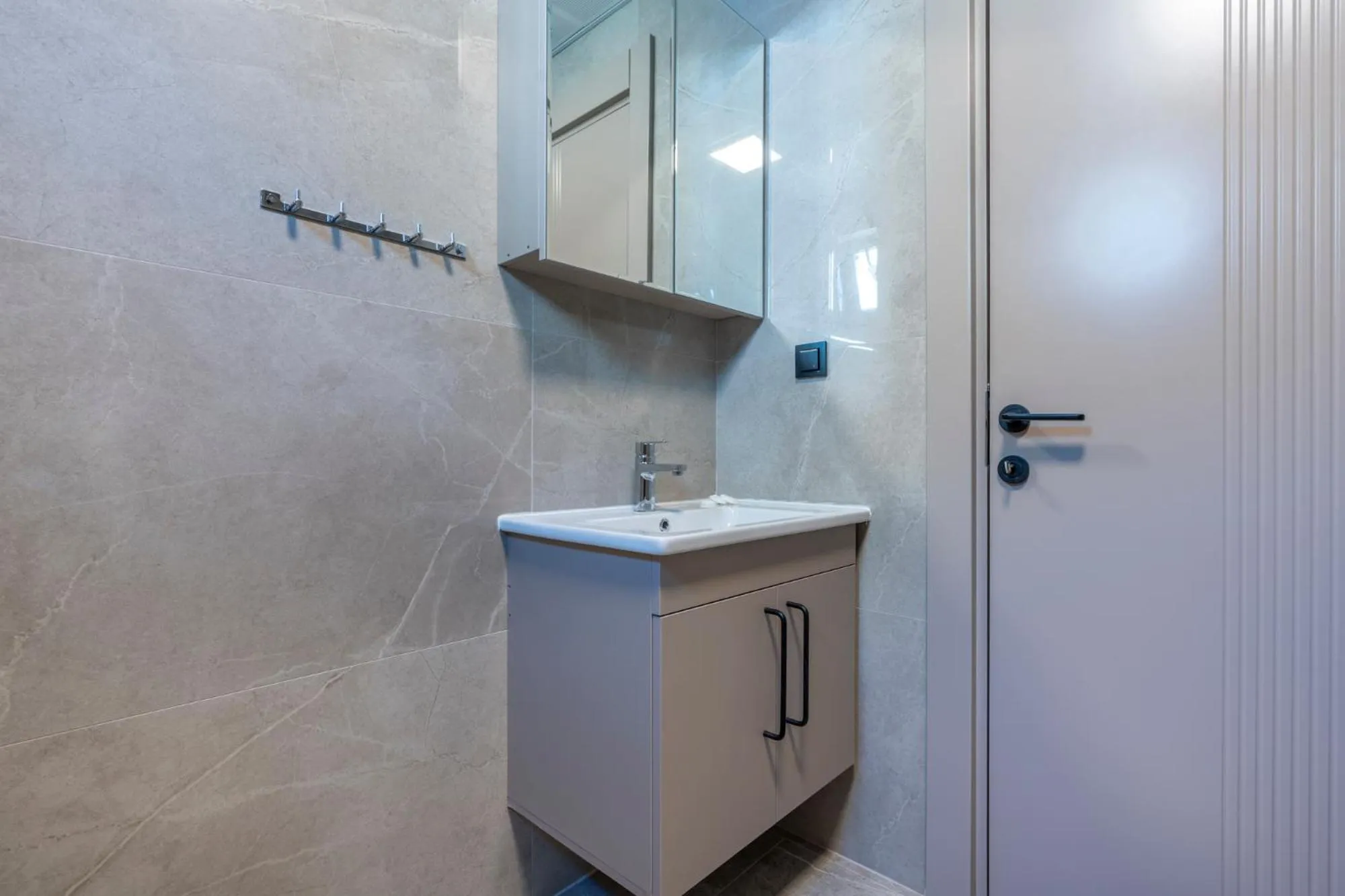 Shower in Lara Beach Homes