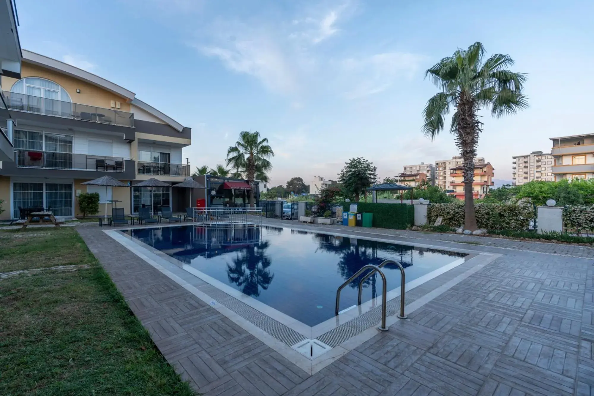 Property building in Lara Beach Homes Property building in Lara Beach Homes