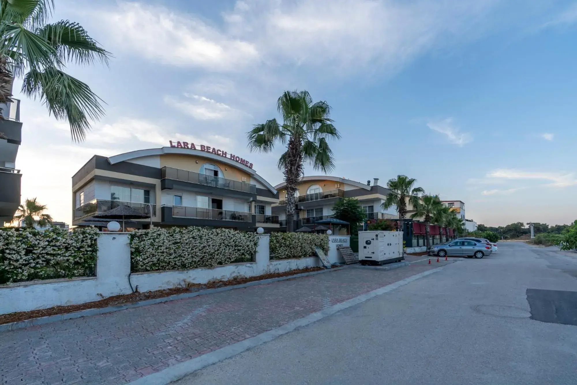 Property building in Lara Beach Homes Property building in Lara Beach Homes