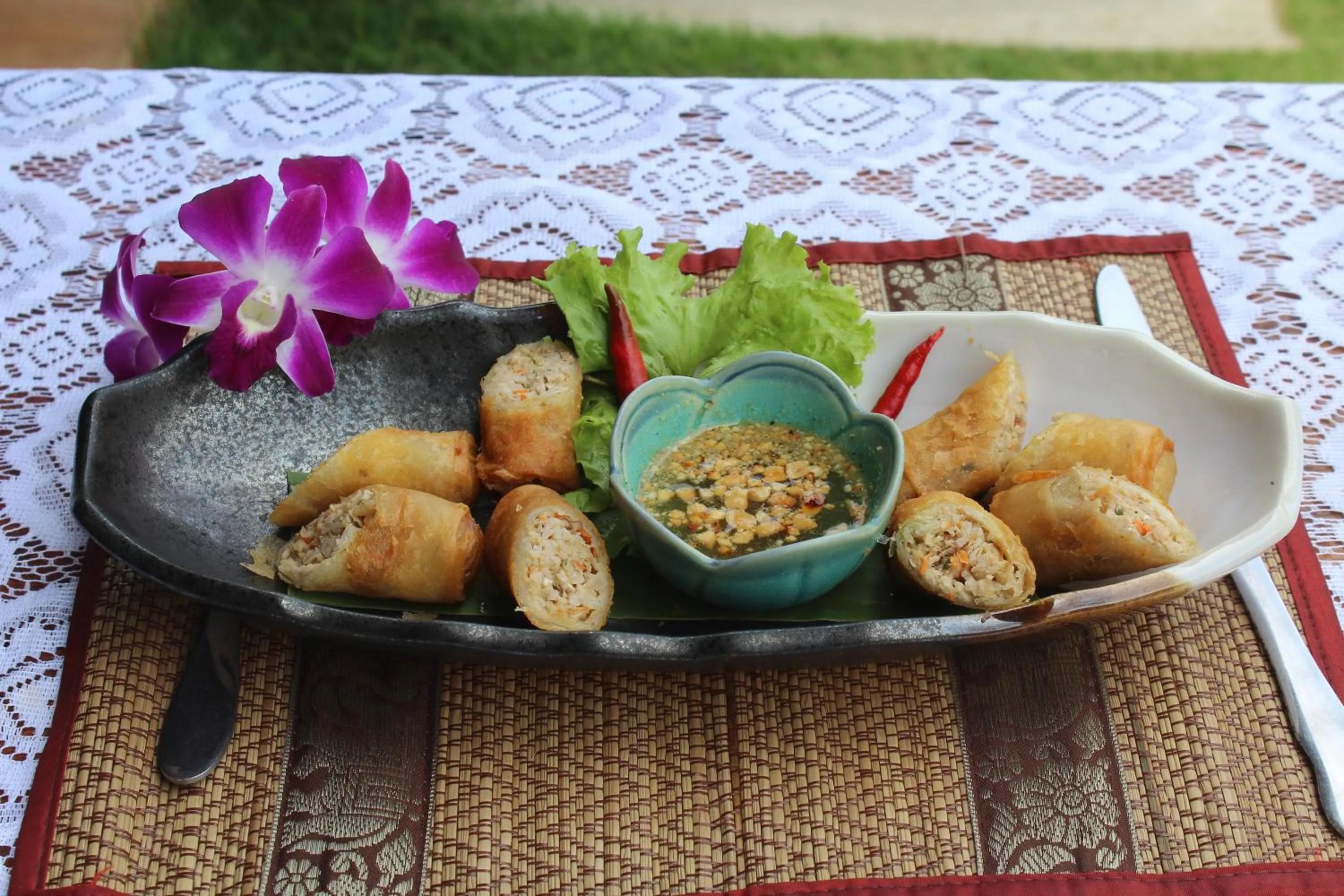 Food and drinks in Moloppor Villa