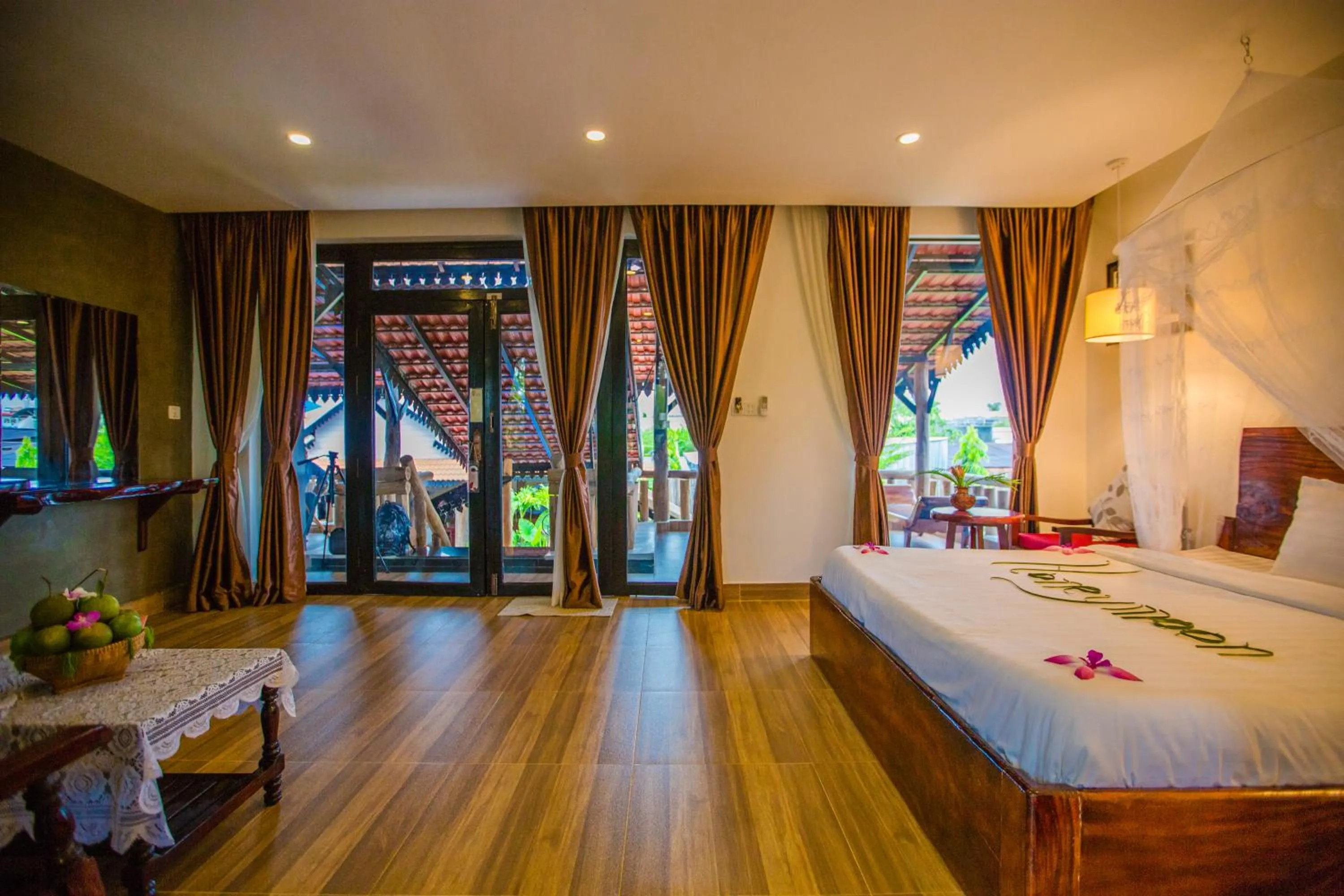 Photo of the whole room, Bed in Moloppor Villa