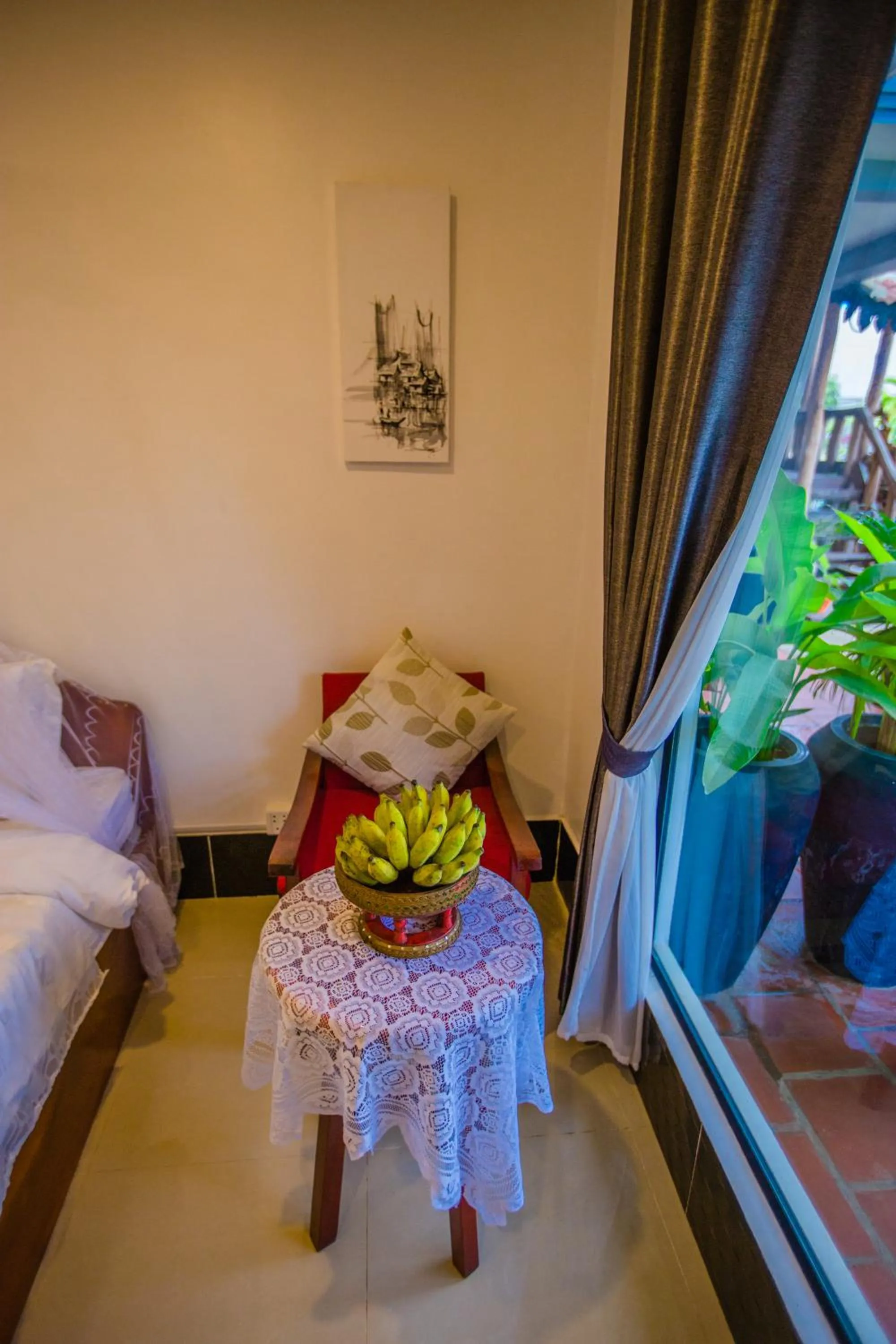 Dining area, Bed in Moloppor Villa