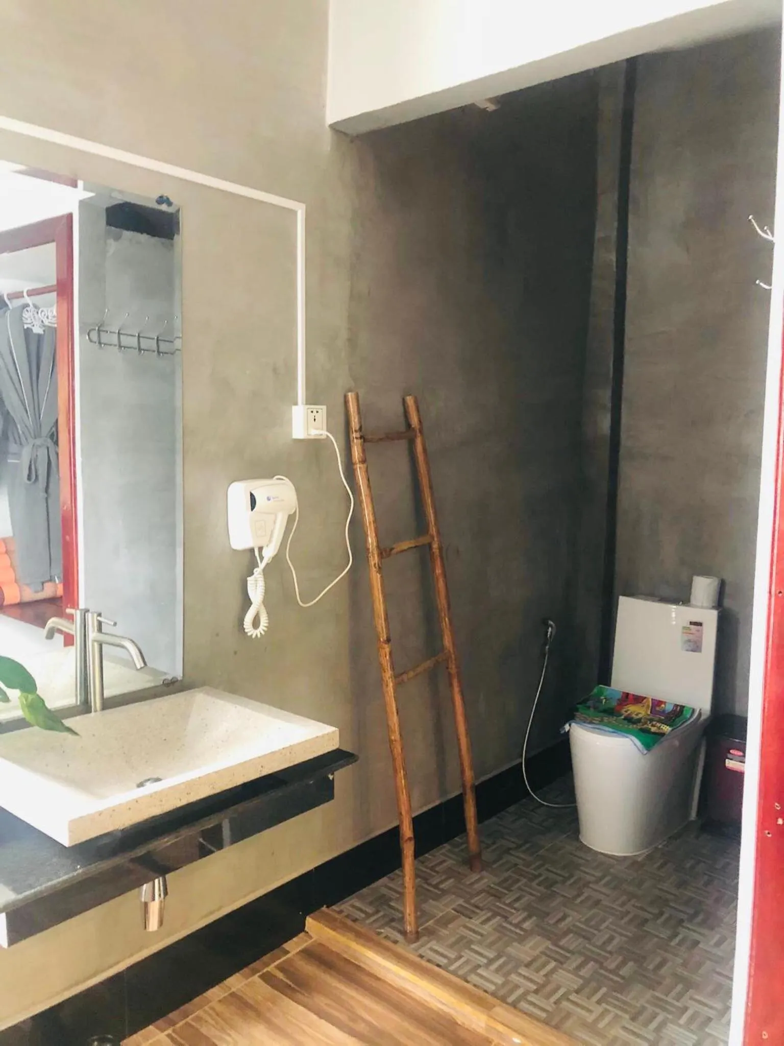 Shower in Moloppor Villa