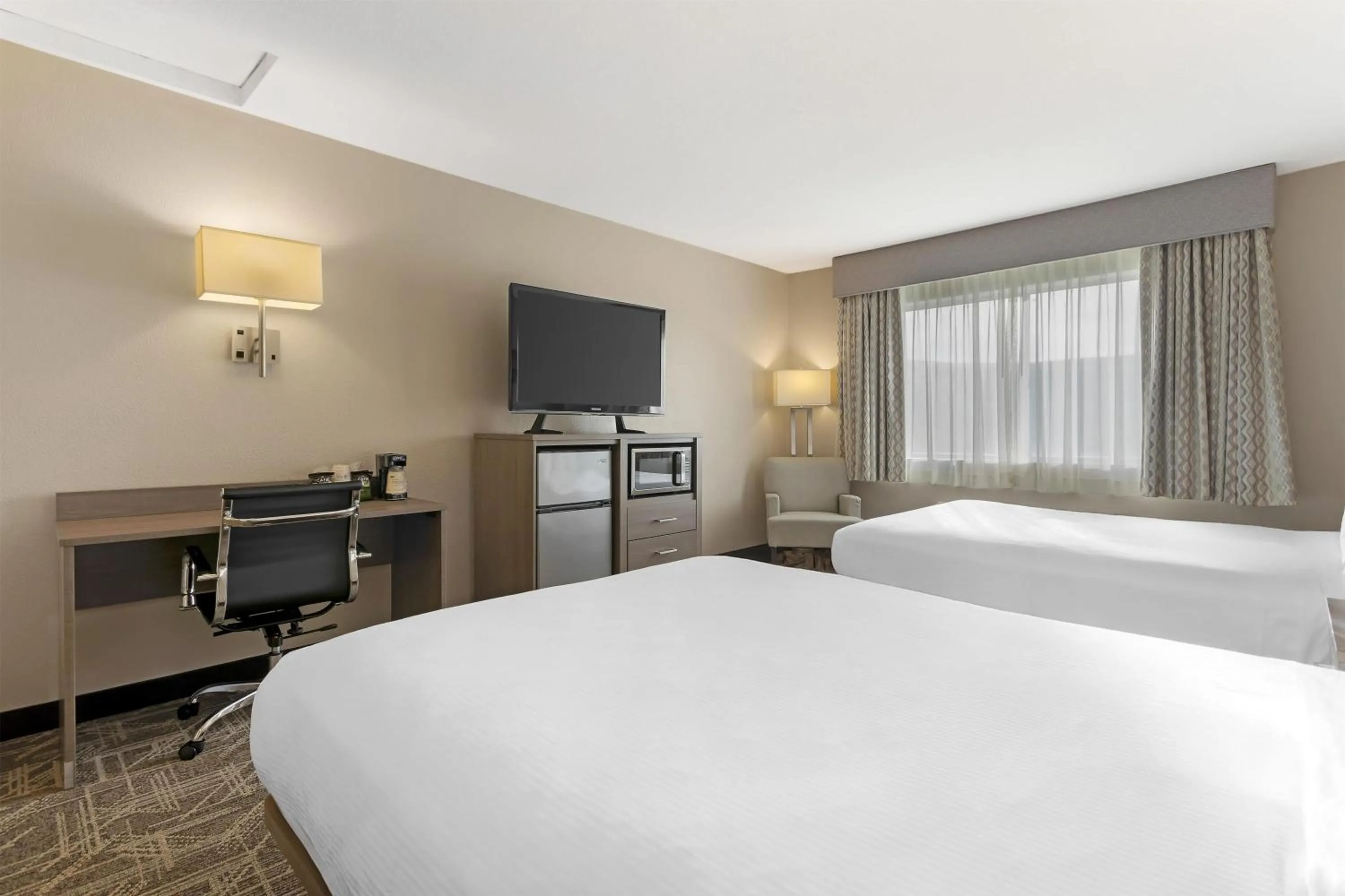 Bedroom, Bed in Best Western Kettleman City Inn & Suites