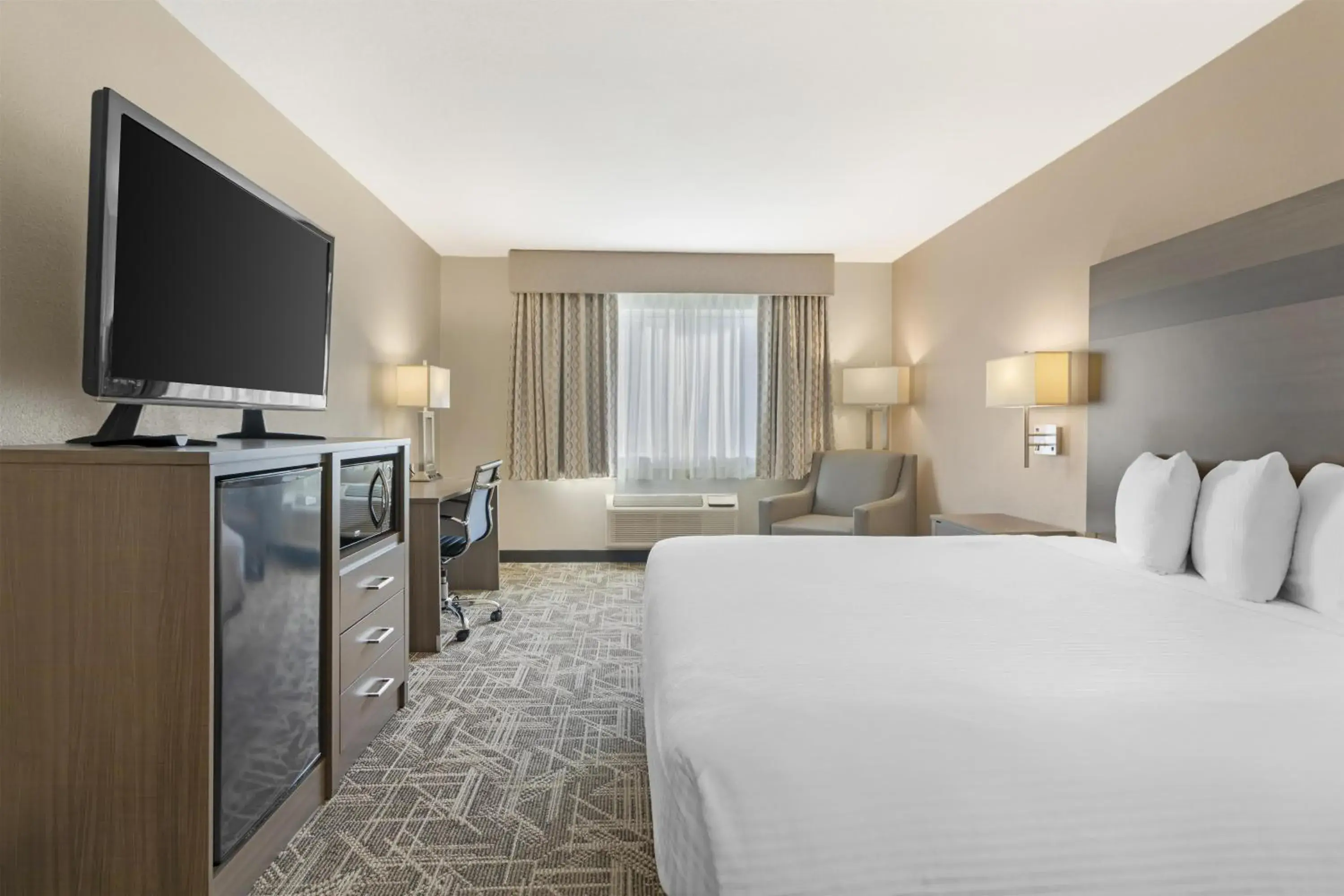 Bedroom, Bed in Best Western Kettleman City Inn & Suites Bedroom, Bed in Best Western Kettleman City Inn & Suites