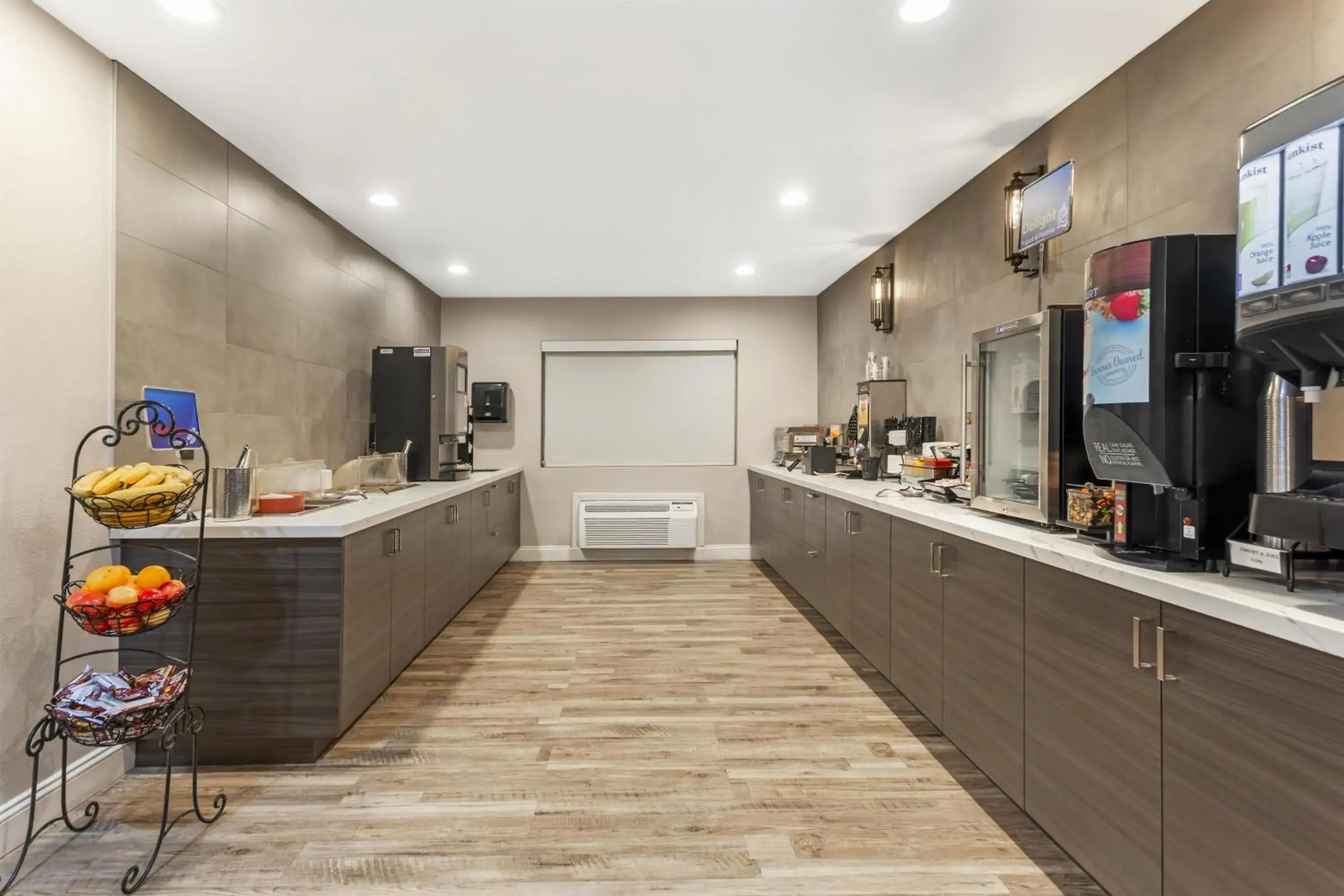 Breakfast in Best Western Kettleman City Inn & Suites Breakfast in Best Western Kettleman City Inn & Suites