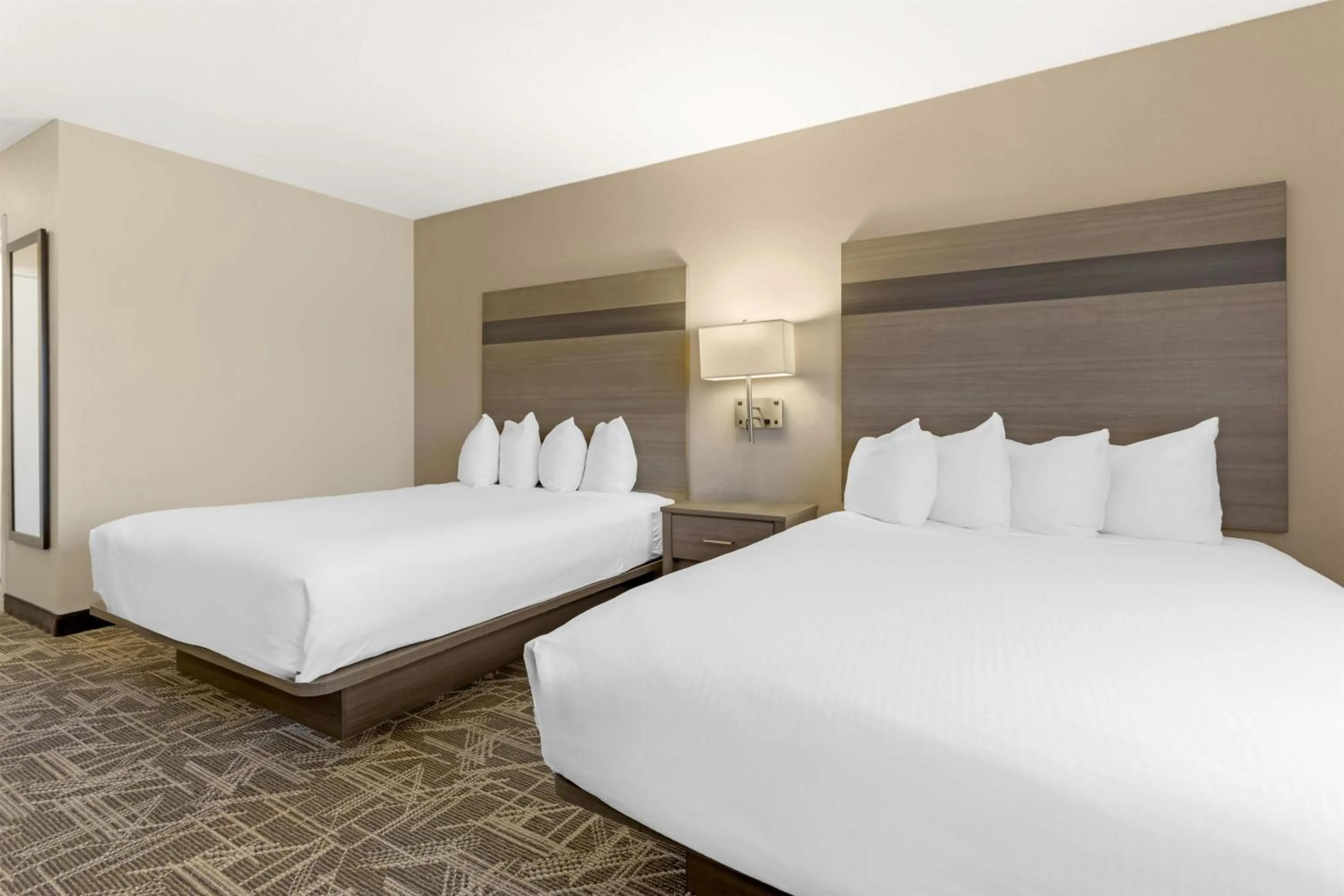 Photo of the whole room, Bed in Best Western Kettleman City Inn & Suites